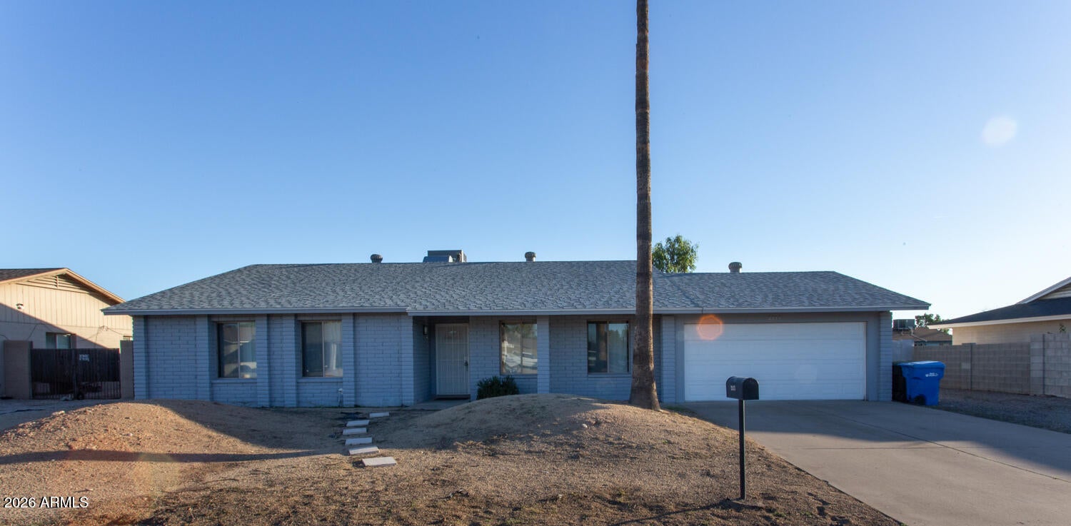 2217 W Topeka Drive