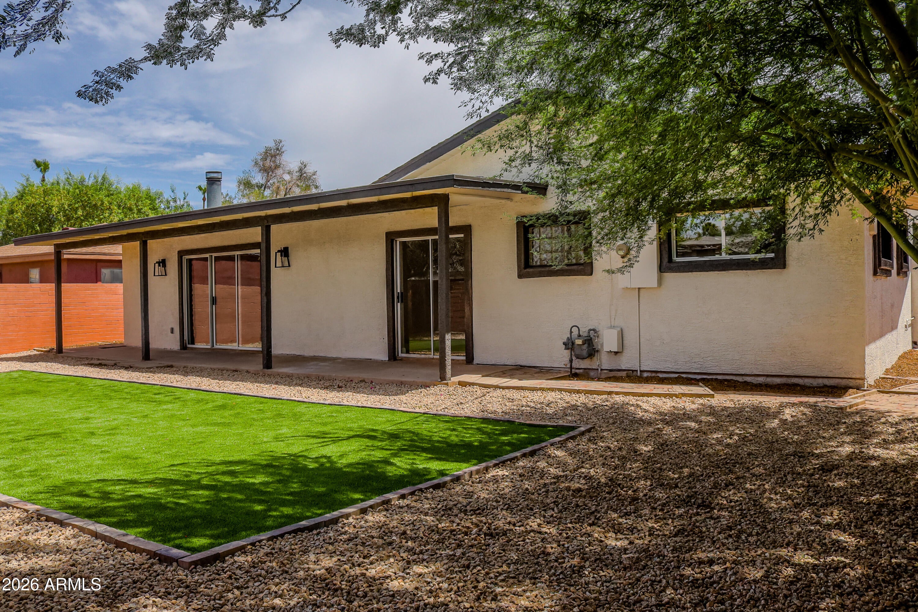 2936 W HIGHLAND Avenue