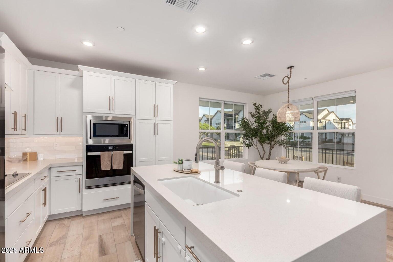 11300 N CASA DEGA Drive 1042