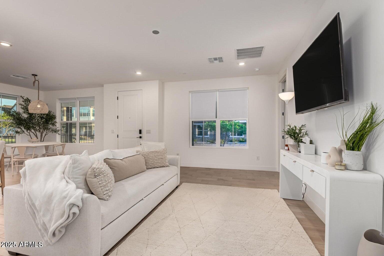 11300 N CASA DEGA Drive 1042