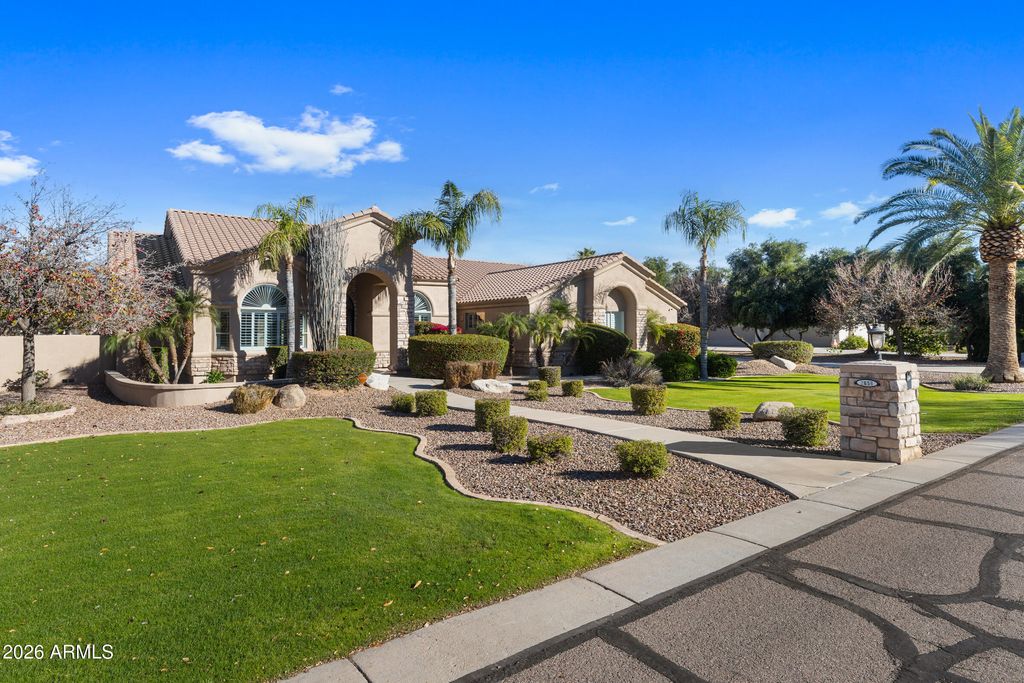 Photo of 2656 E Via Del Arboles, Gilbert, AZ 85298 (MLS # 6969935)