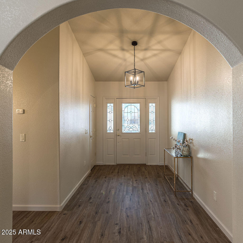 3845 VIA DE LA REINA --