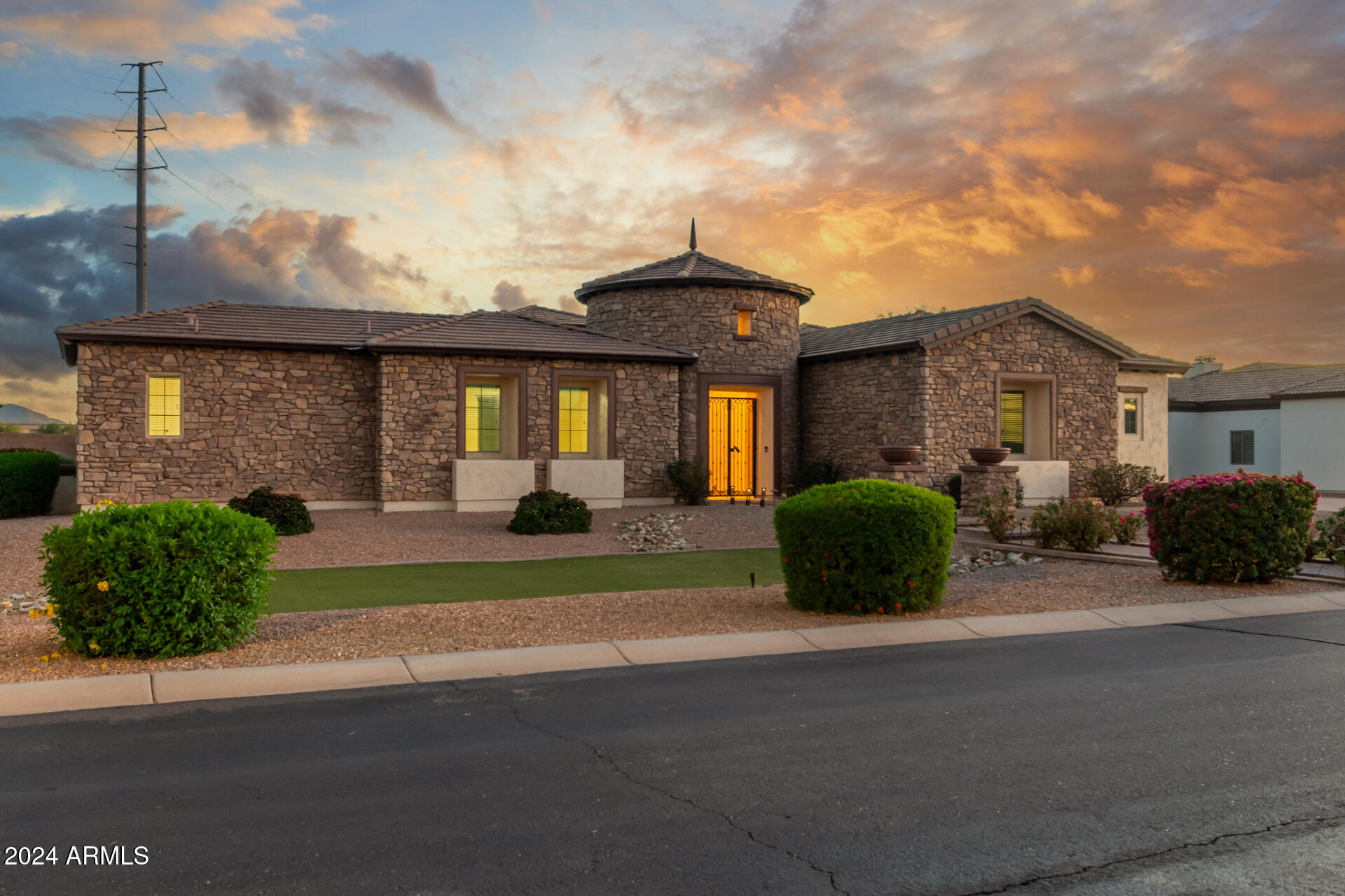 3105 E FRUITVALE Court