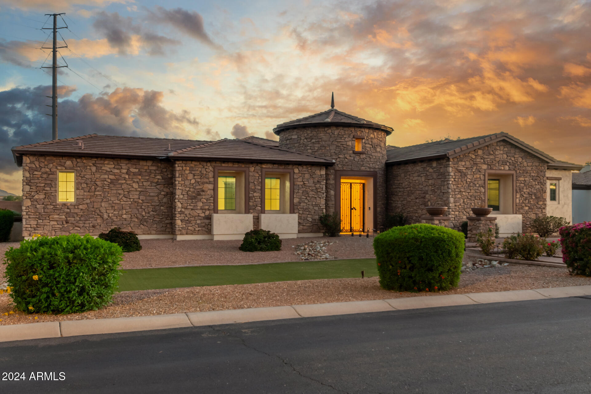 3105 E FRUITVALE Court
