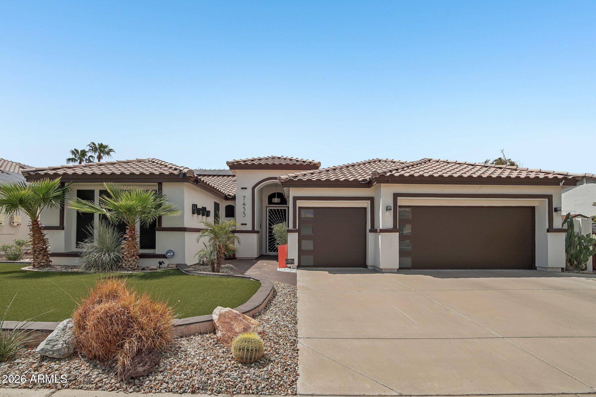 7453 W PARAISO Drive