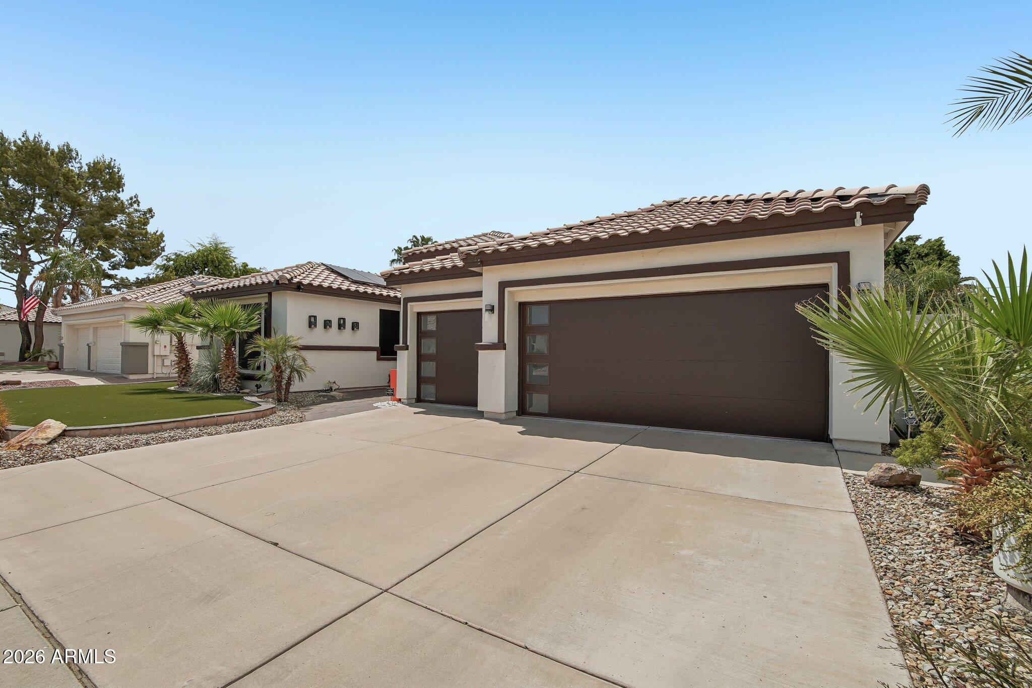7453 W PARAISO Drive