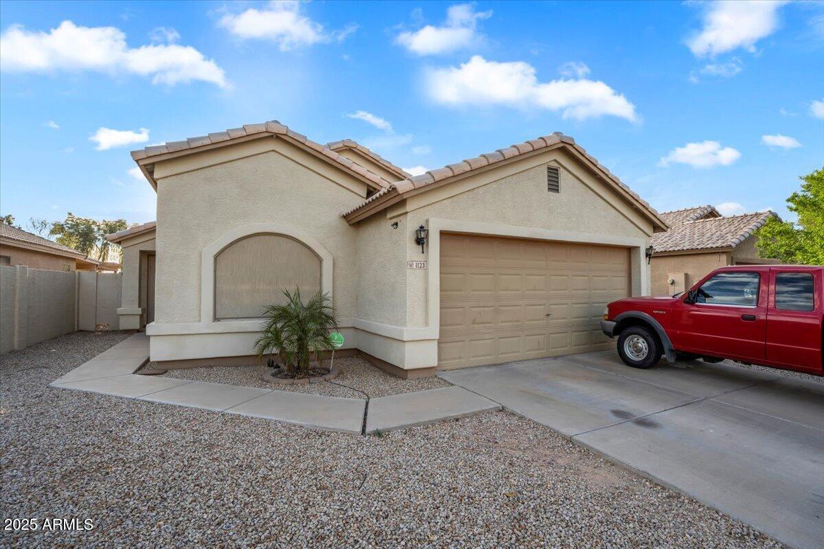 1123 N AGAVE Street