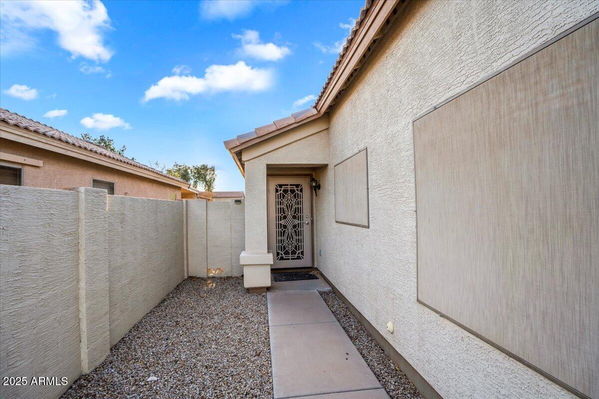 1123 N AGAVE Street