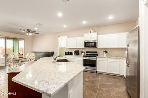 800 W DANISH RED Trail San Tan Valley AZ 85143