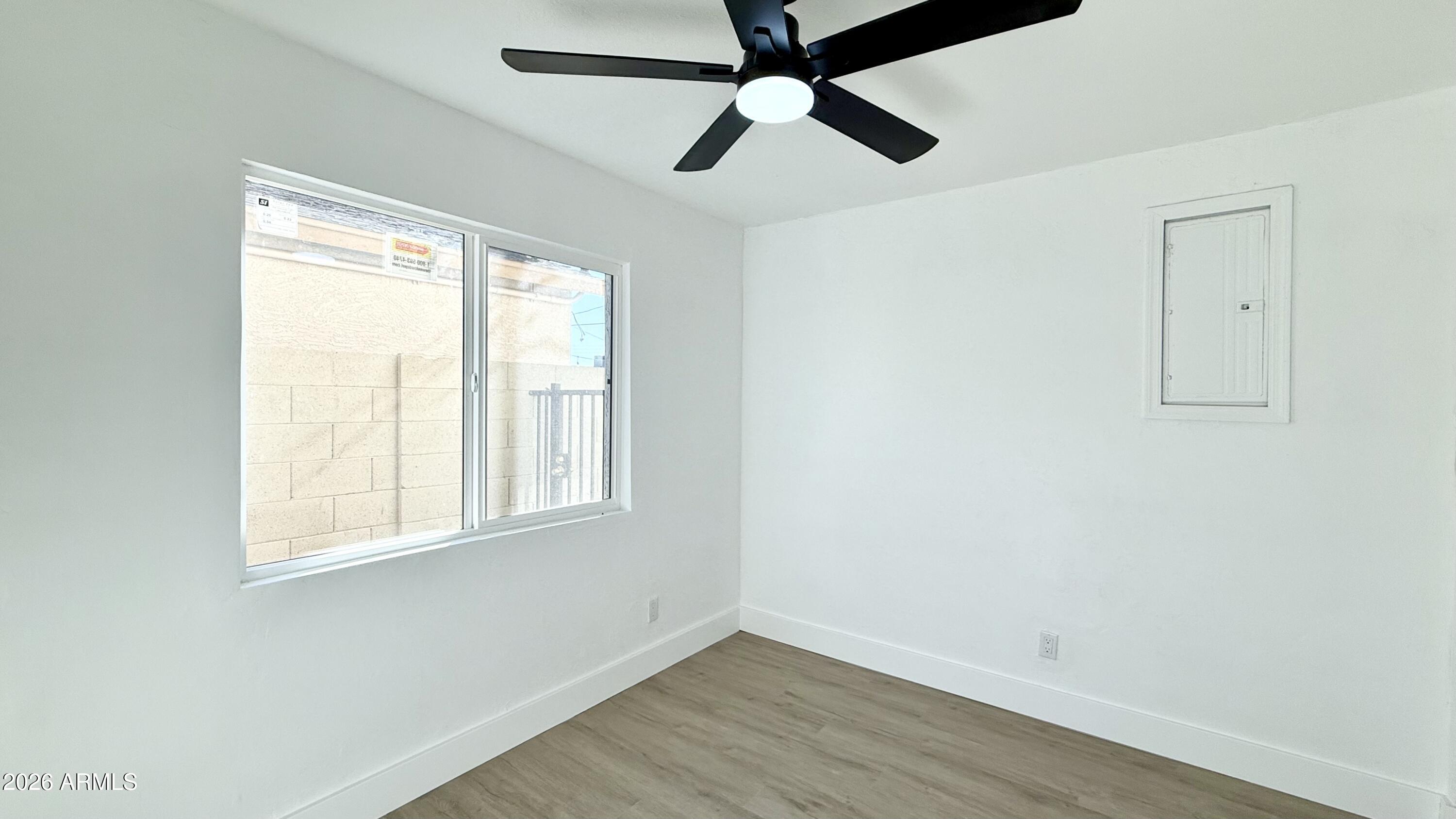 2739 E TAMARISK Avenue 1