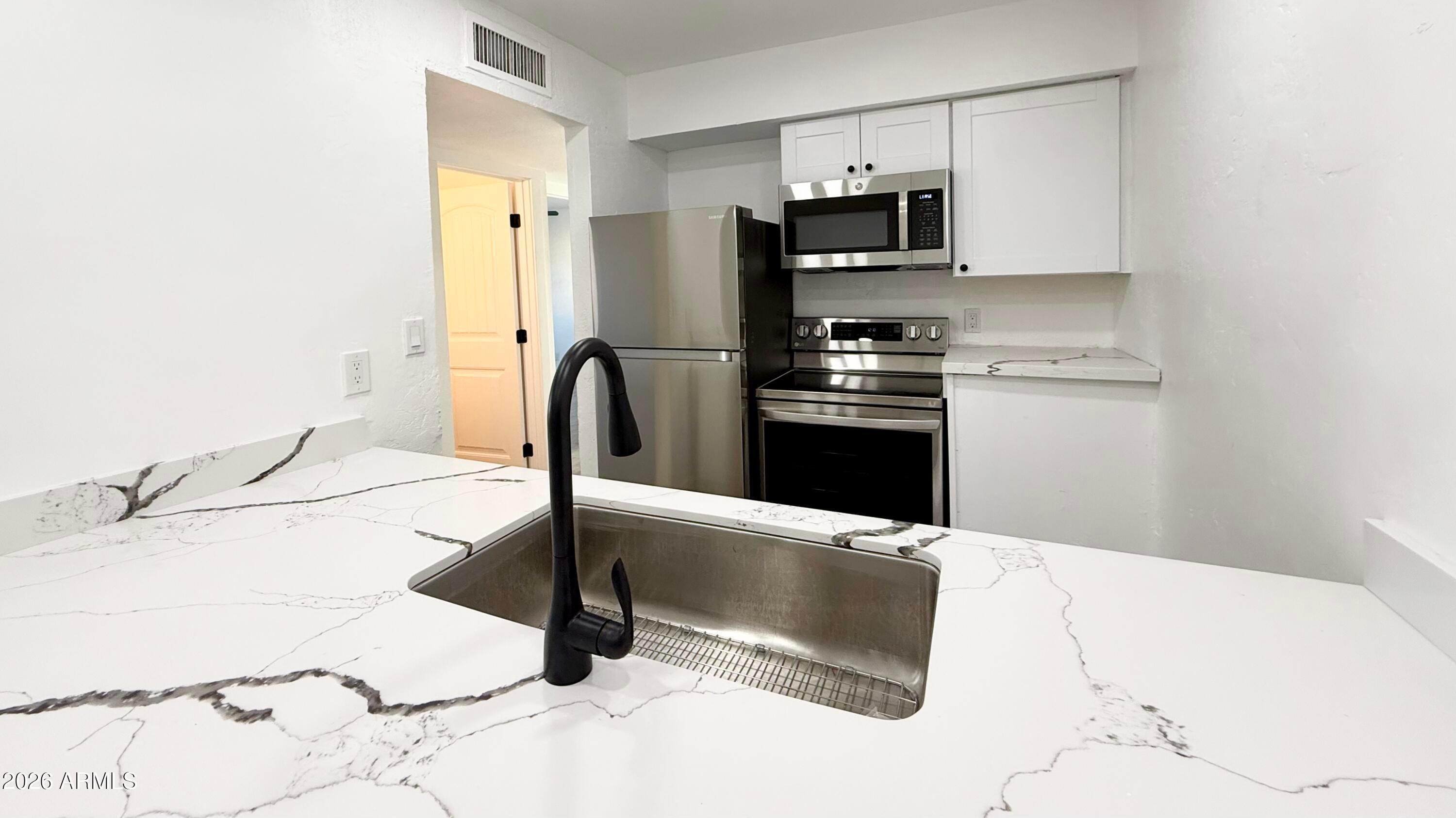 2739 E Tamarisk Avenue Apt 1