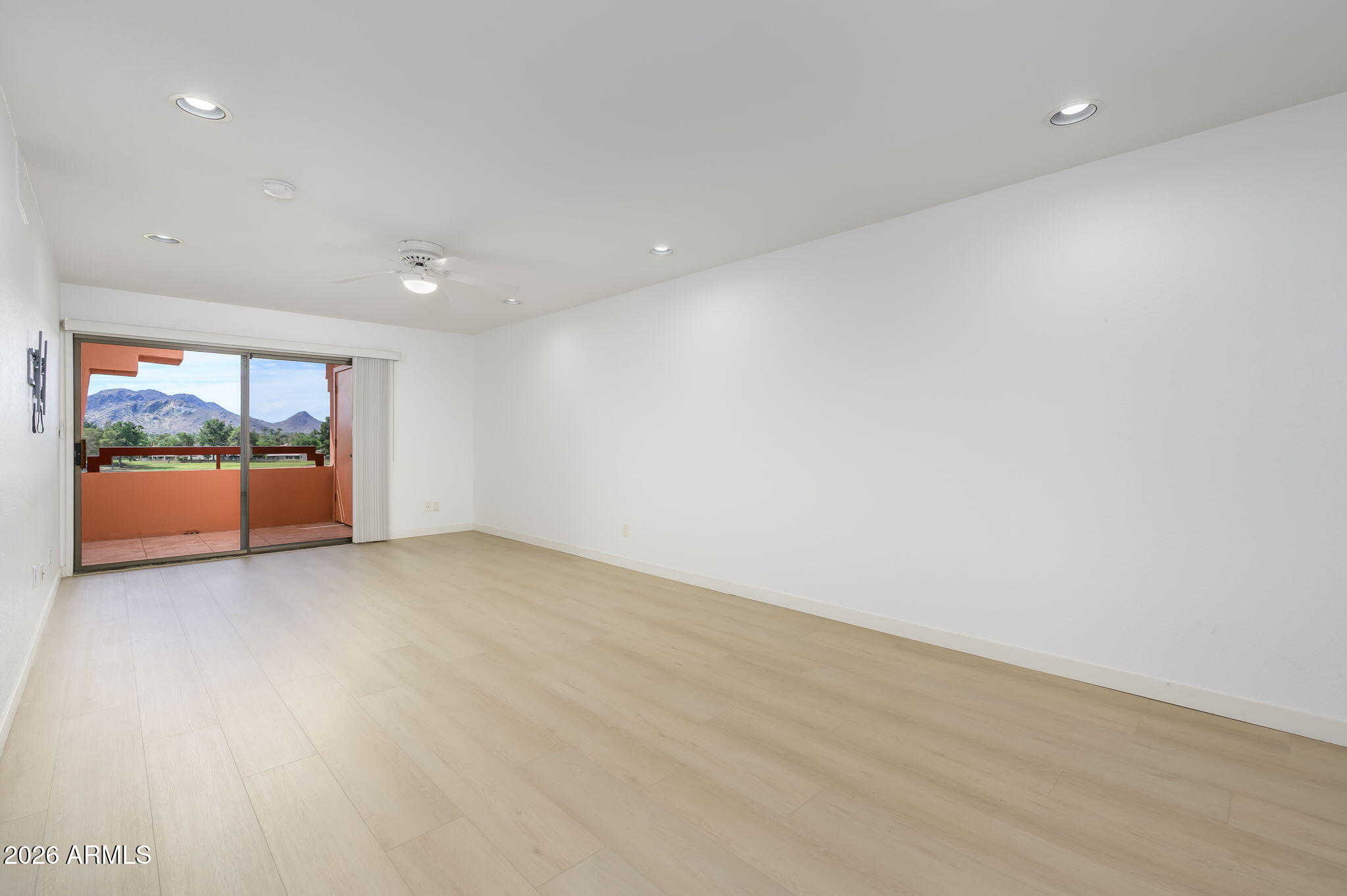 12212 N PARADISE VILLAGE Parkway S 452