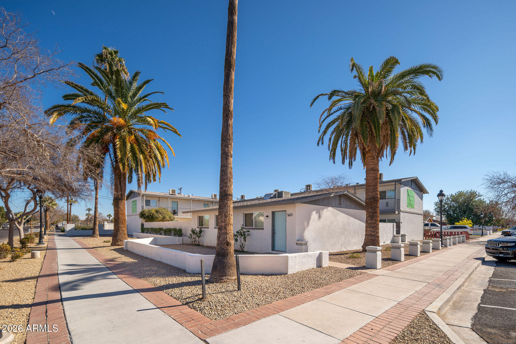 5623 W Myrtle Avenue