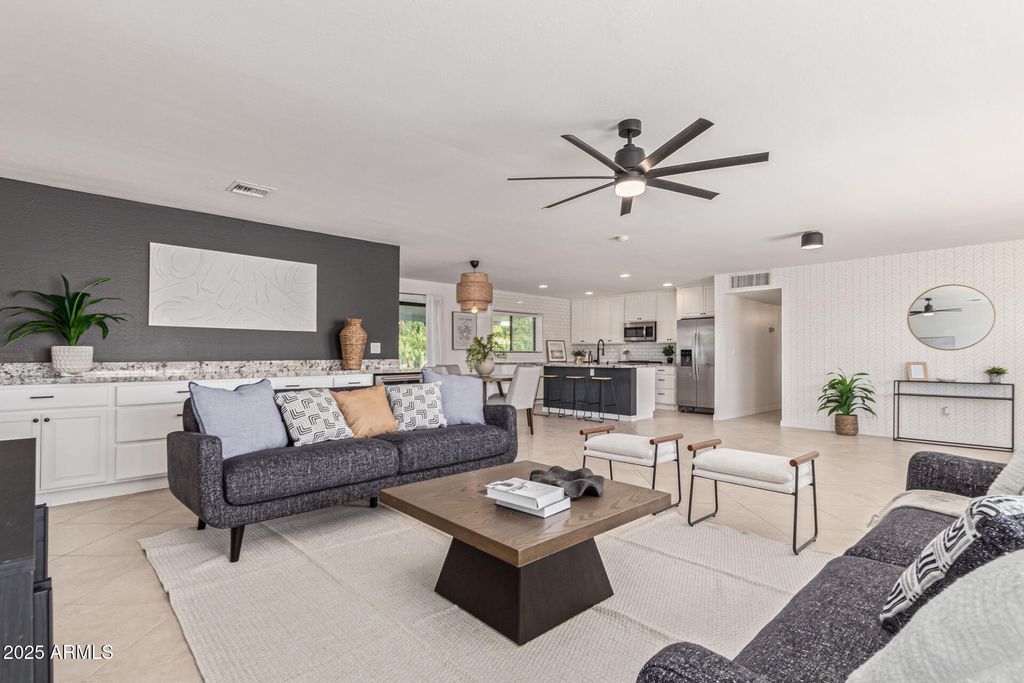 Photo of 8124 E Mitchell Drive, Scottsdale, AZ 85251 (MLS # 6943430)