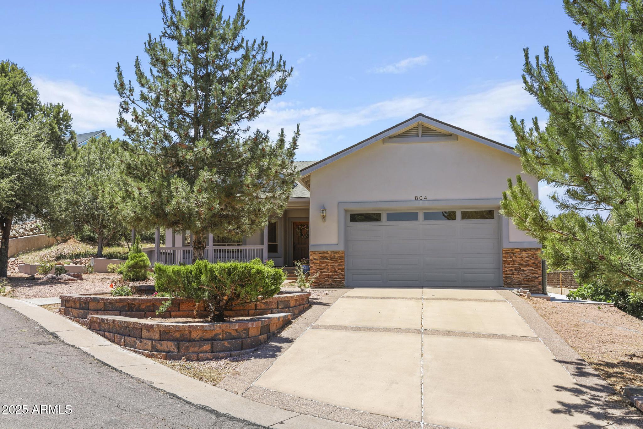 804 S GREENVIEW Court