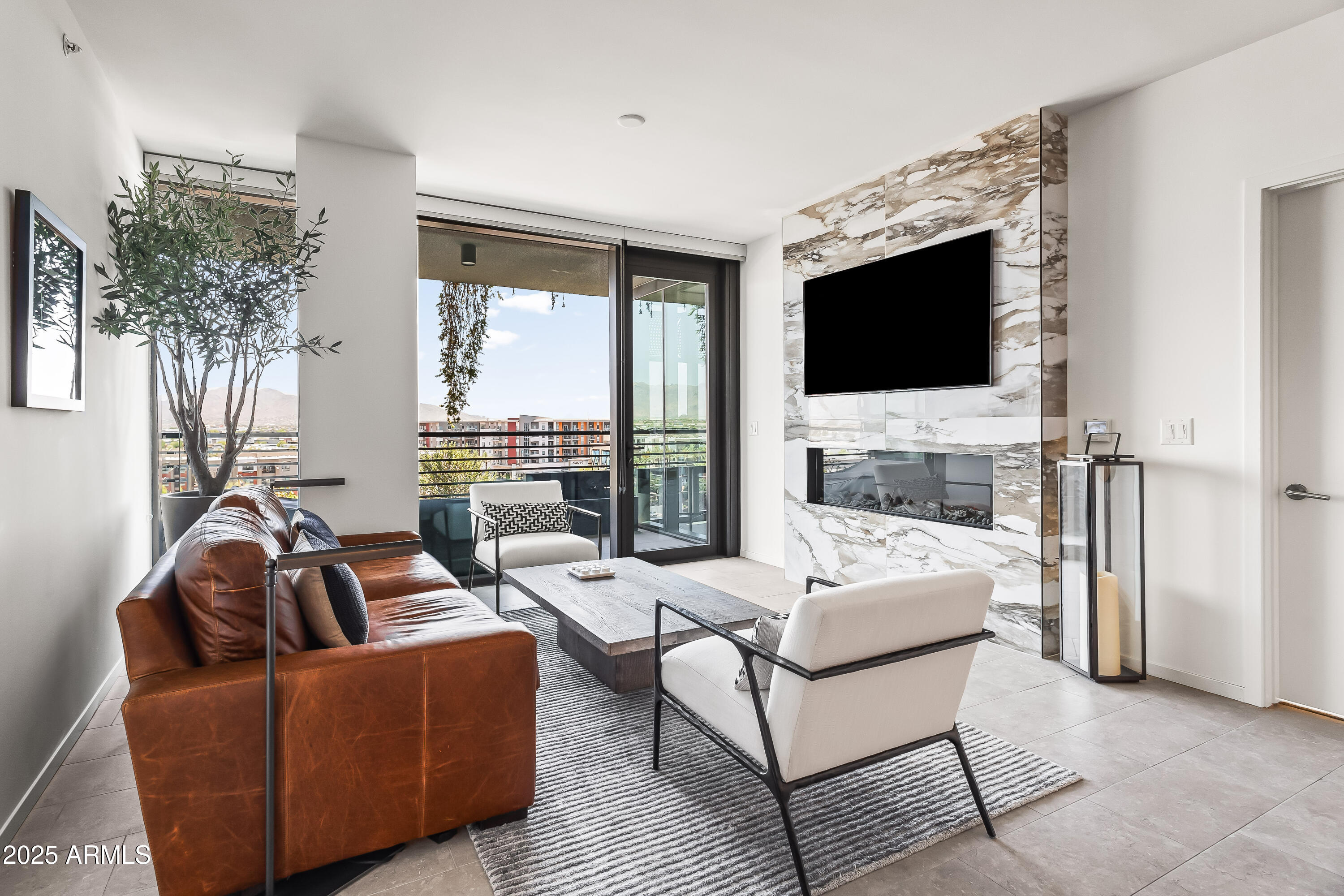 7180 E KIERLAND Boulevard 811