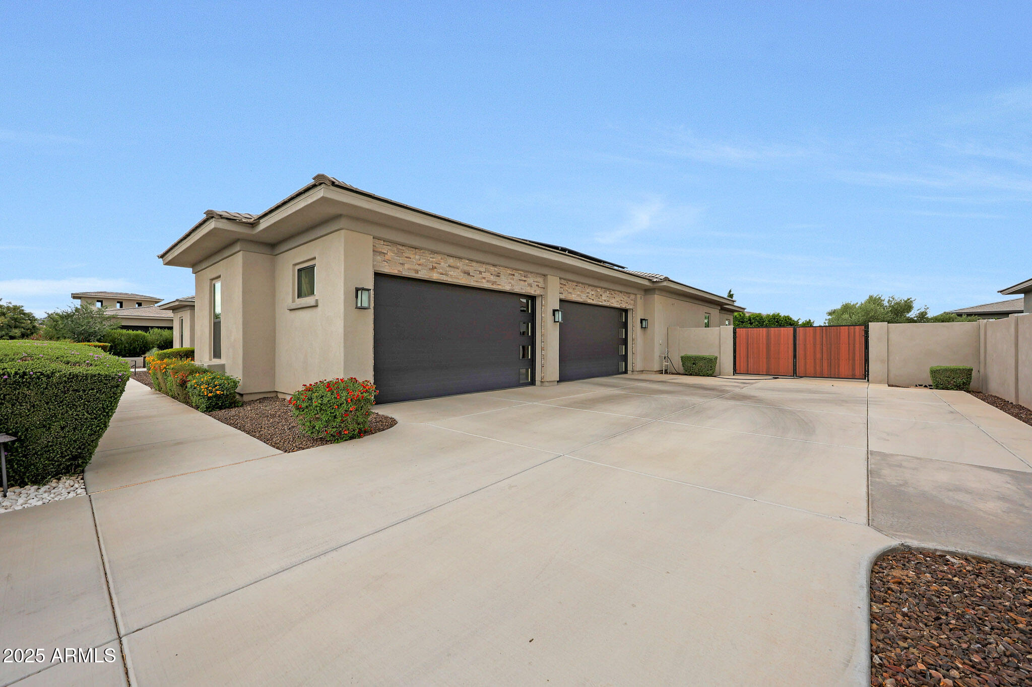 2735 E King Bird Drive
