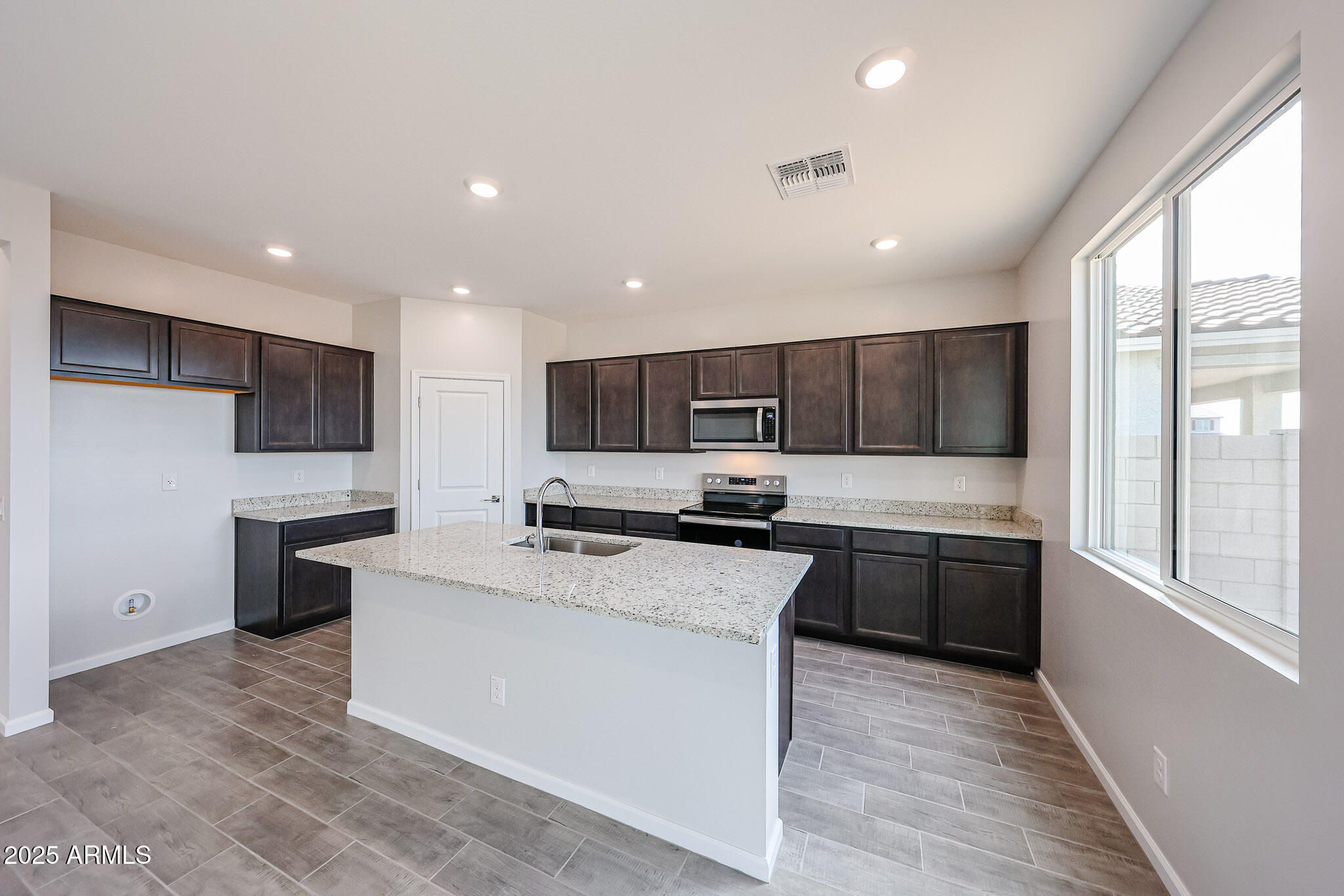 23043 W POTTER Drive