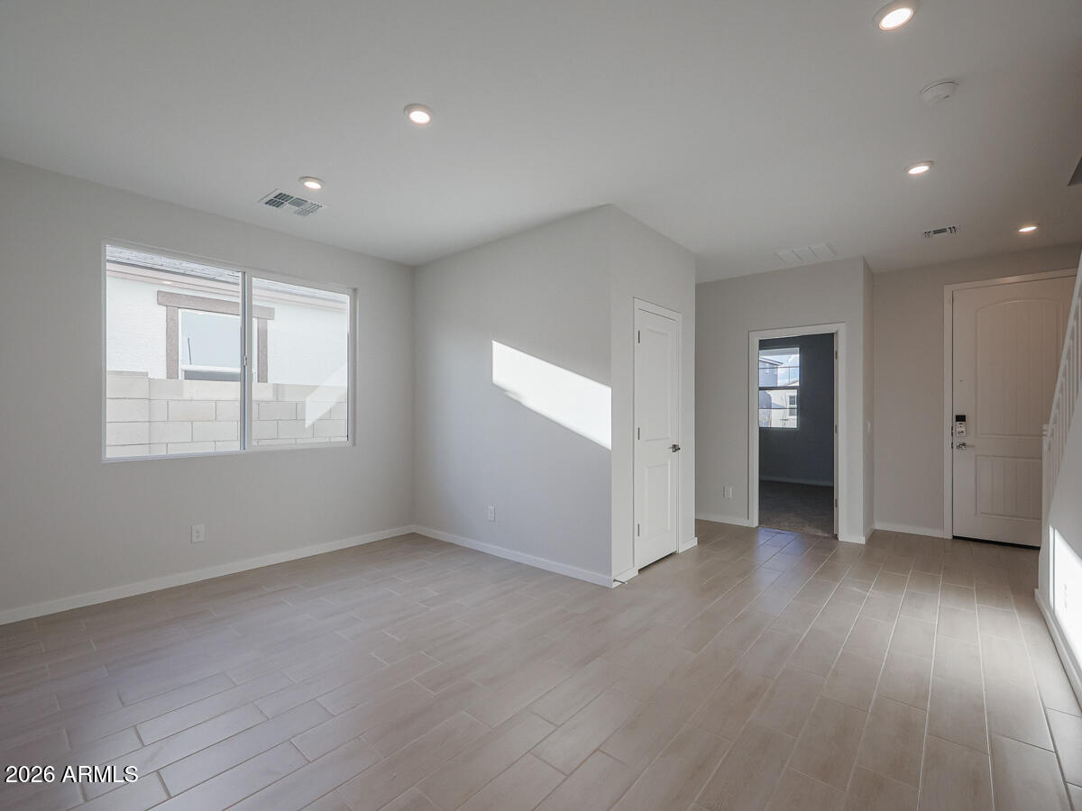 23043 W POTTER Drive