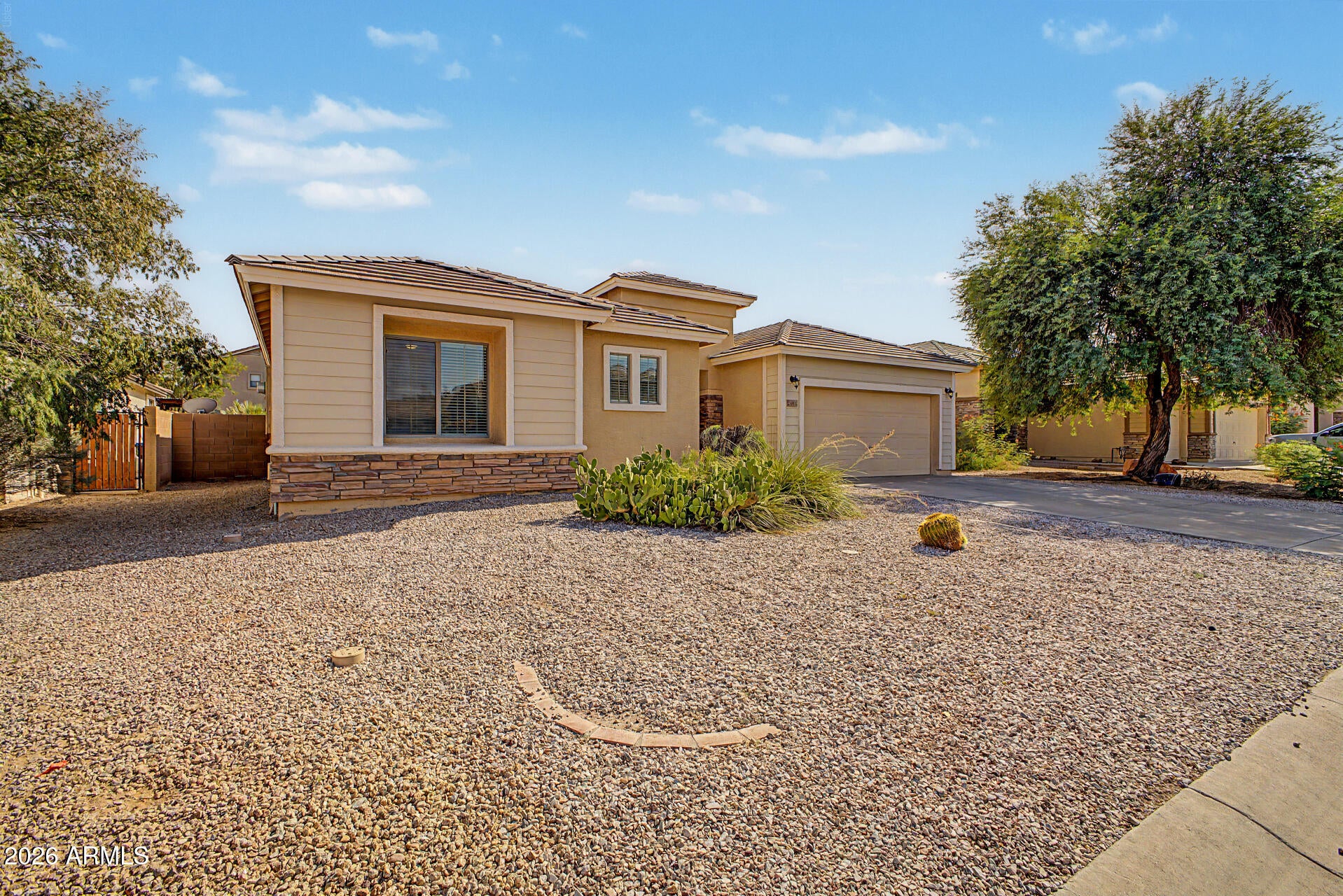 2465 W QUICK DRAW Way