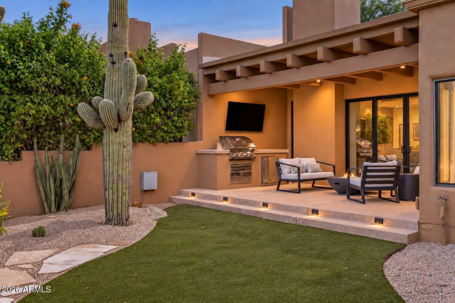 8502 E CAVE CREEK Road 22