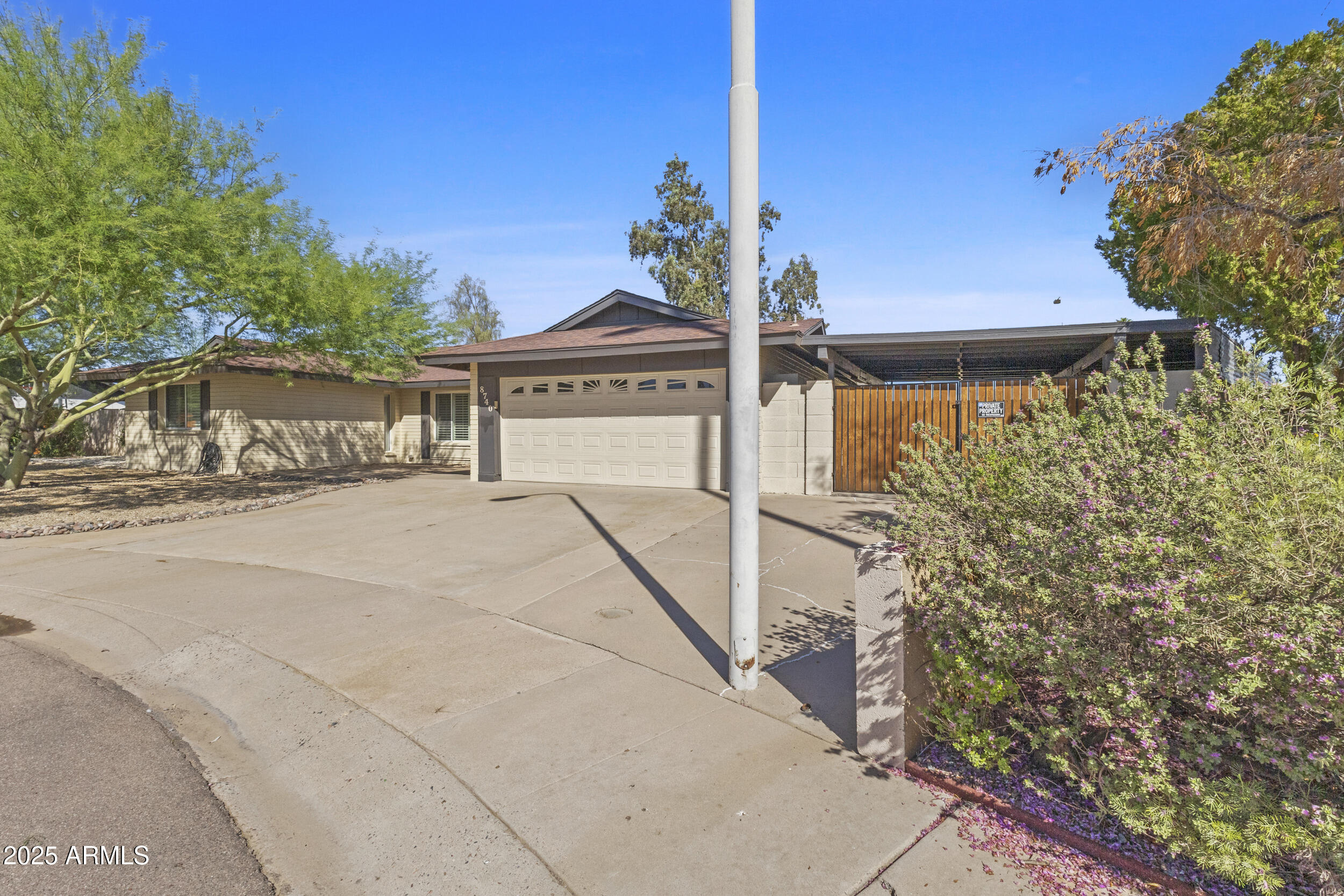 8740 E AMELIA Avenue