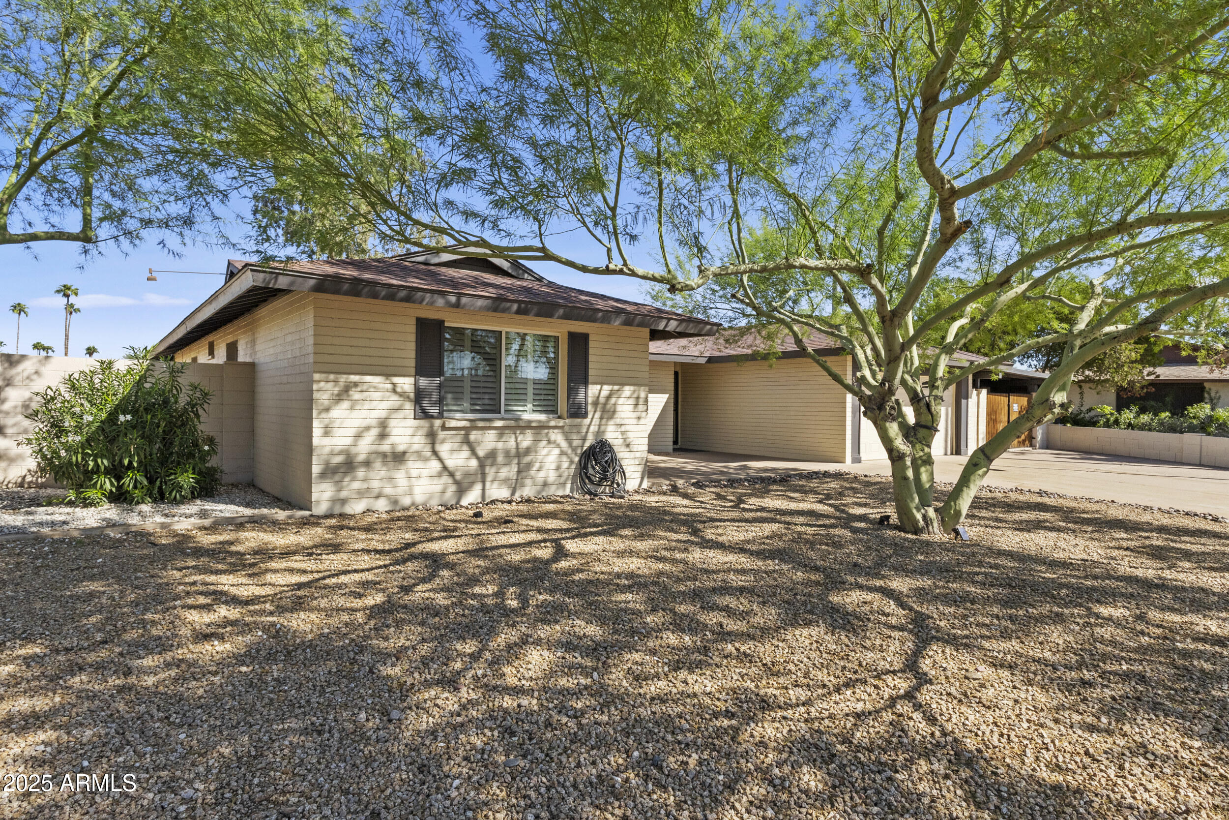 8740 E AMELIA Avenue