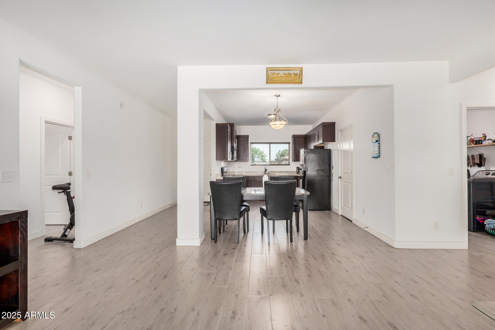 5614 E RED BIRD Lane