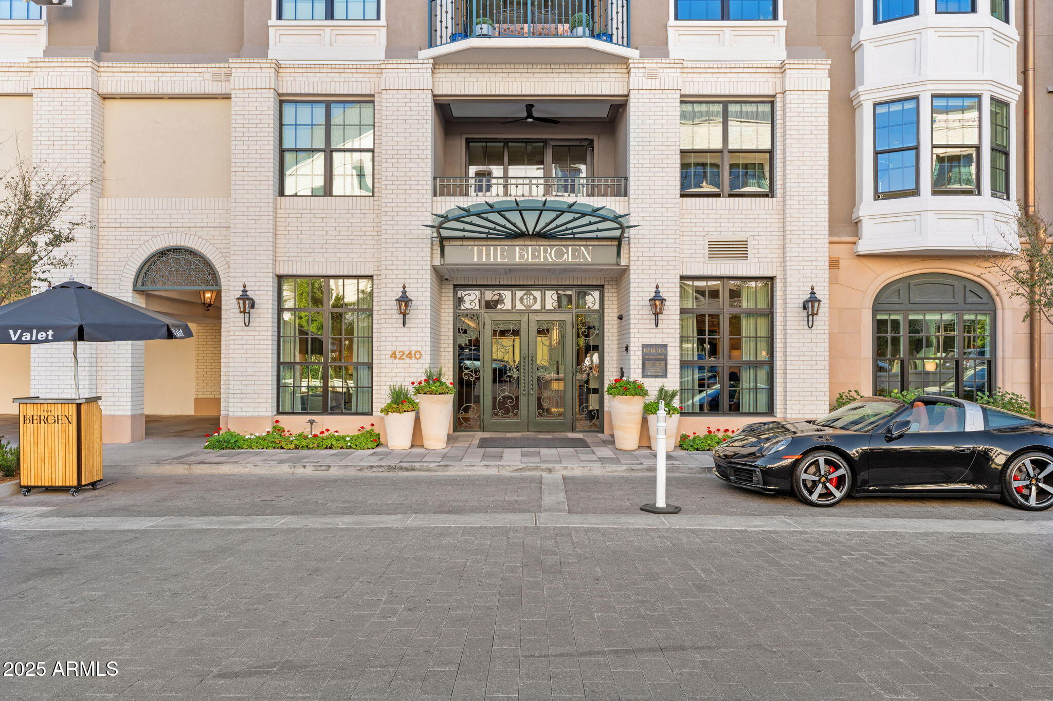 4240 E CAMELBACK Road 401