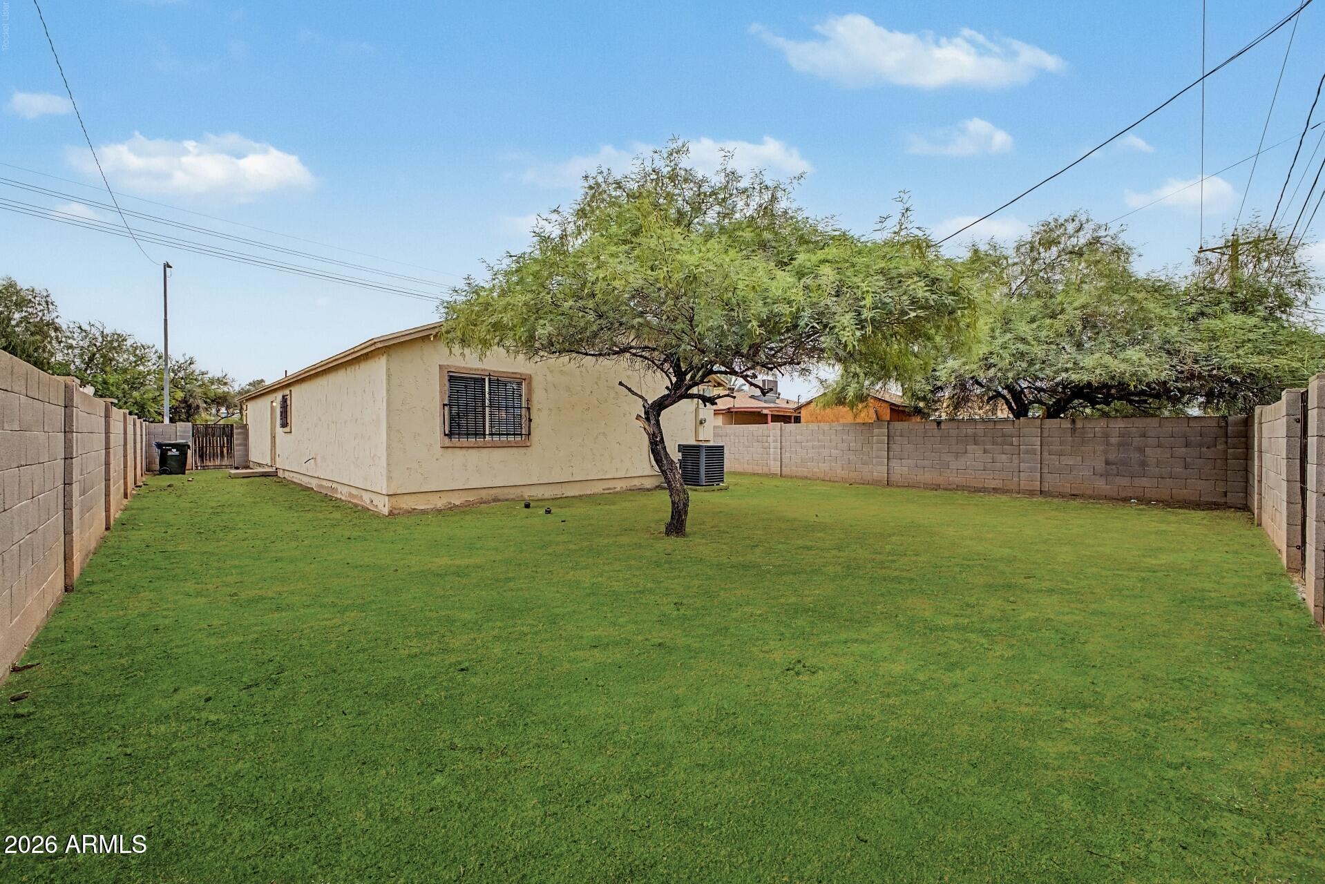 2434 E ROESER Road