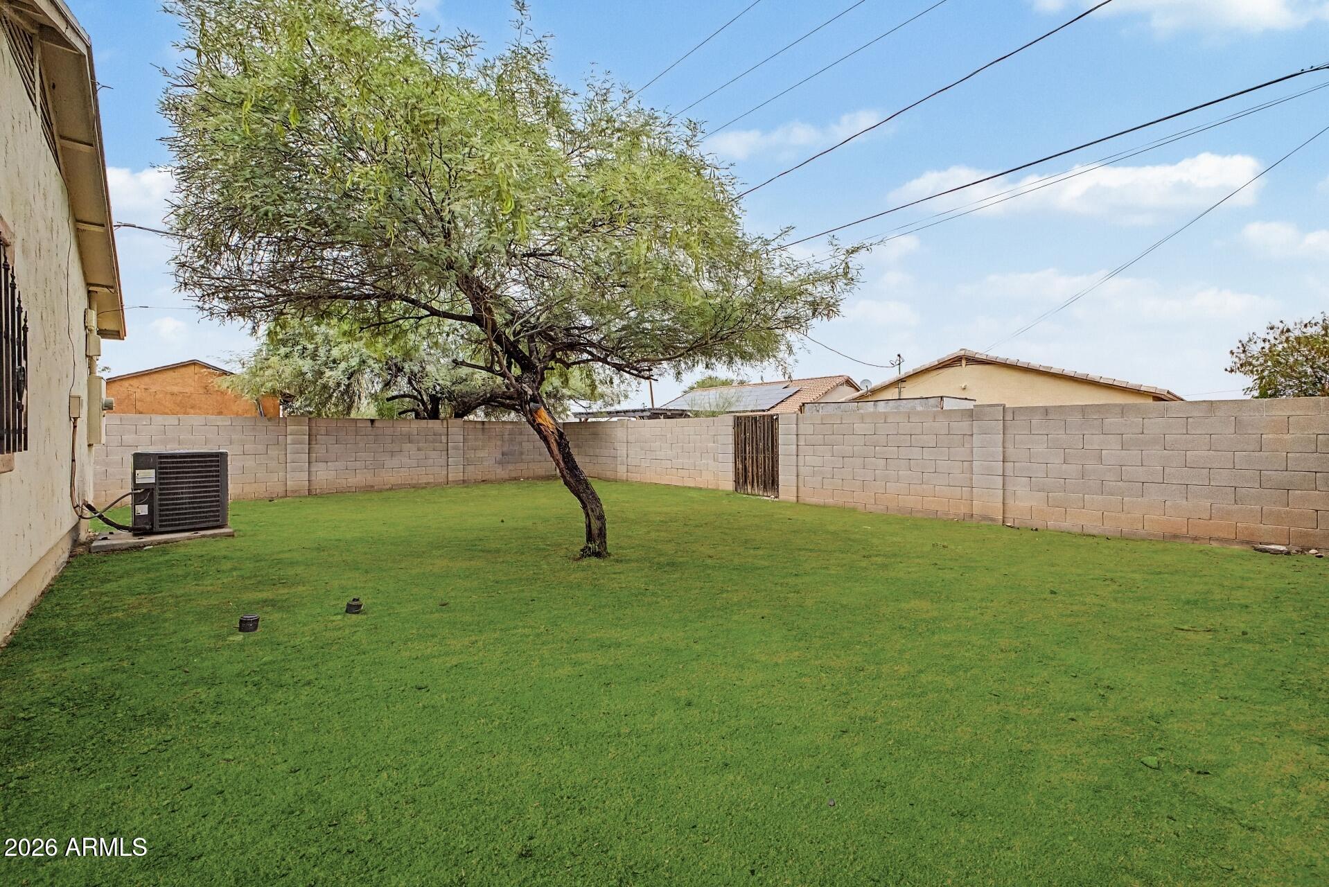 2434 E ROESER Road
