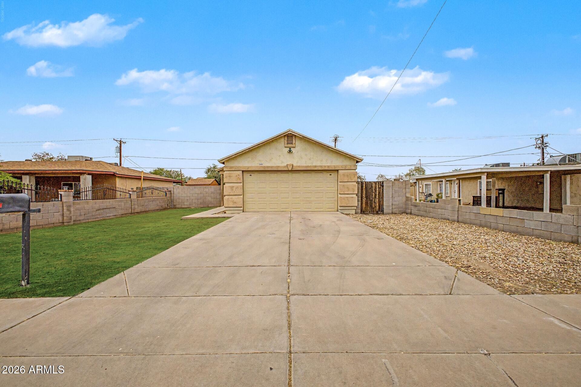 2434 E ROESER Road