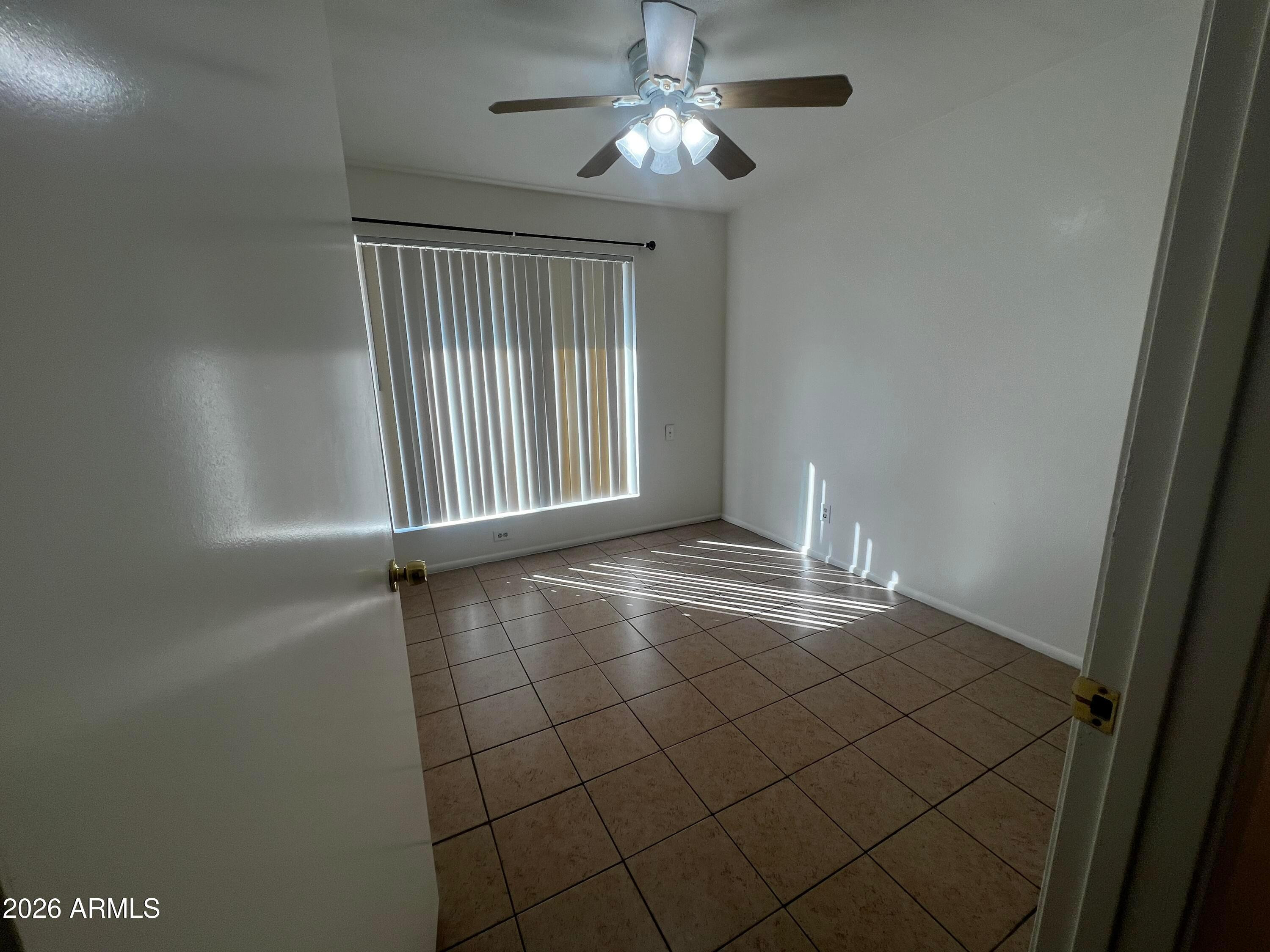 1550 W Knowles Avenue