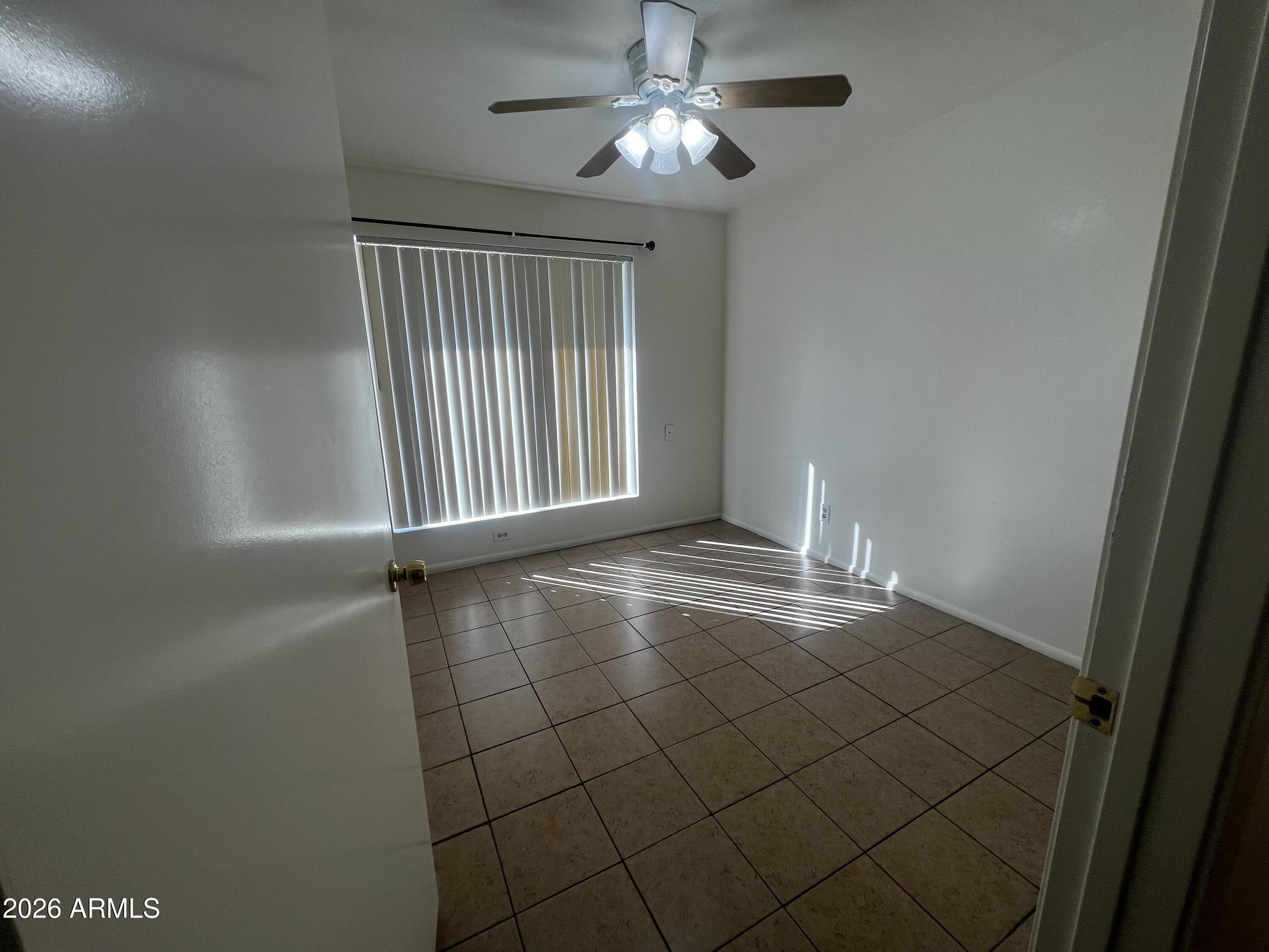 1550 W Knowles Avenue