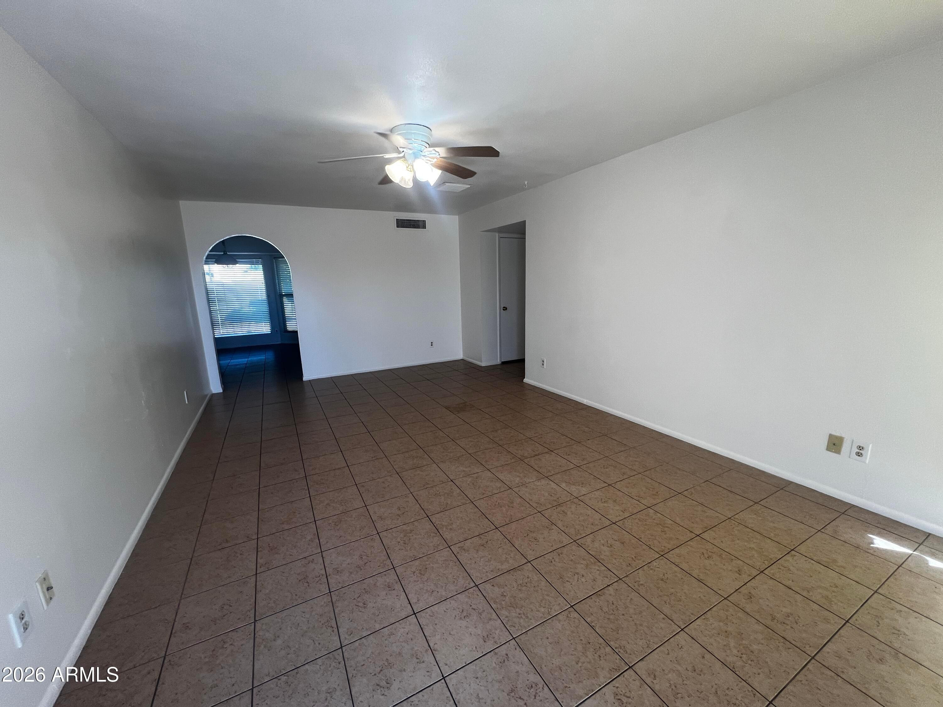 1550 W Knowles Avenue