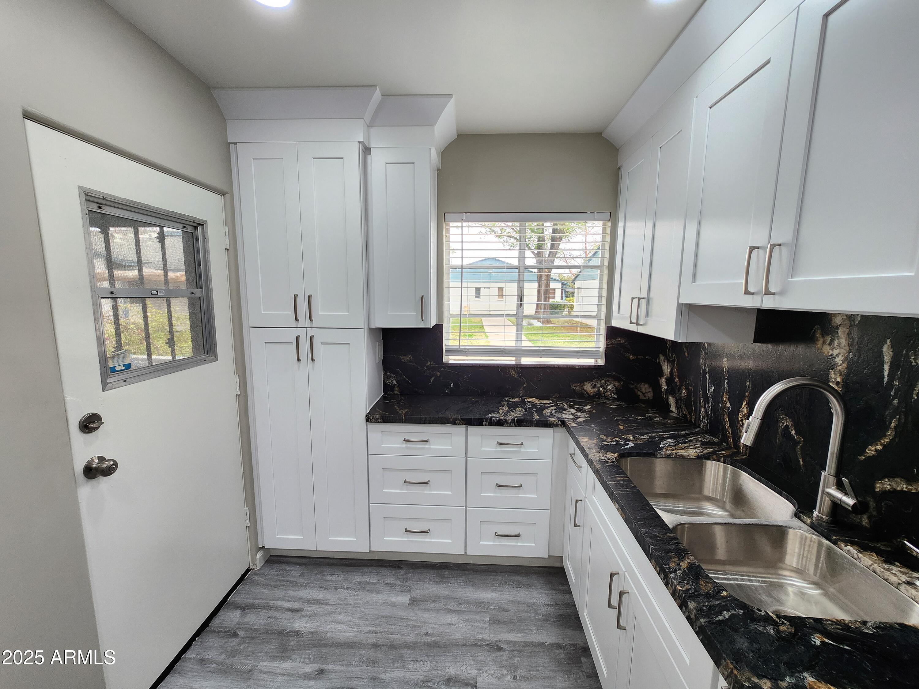 2945 N 19TH Avenue 78
