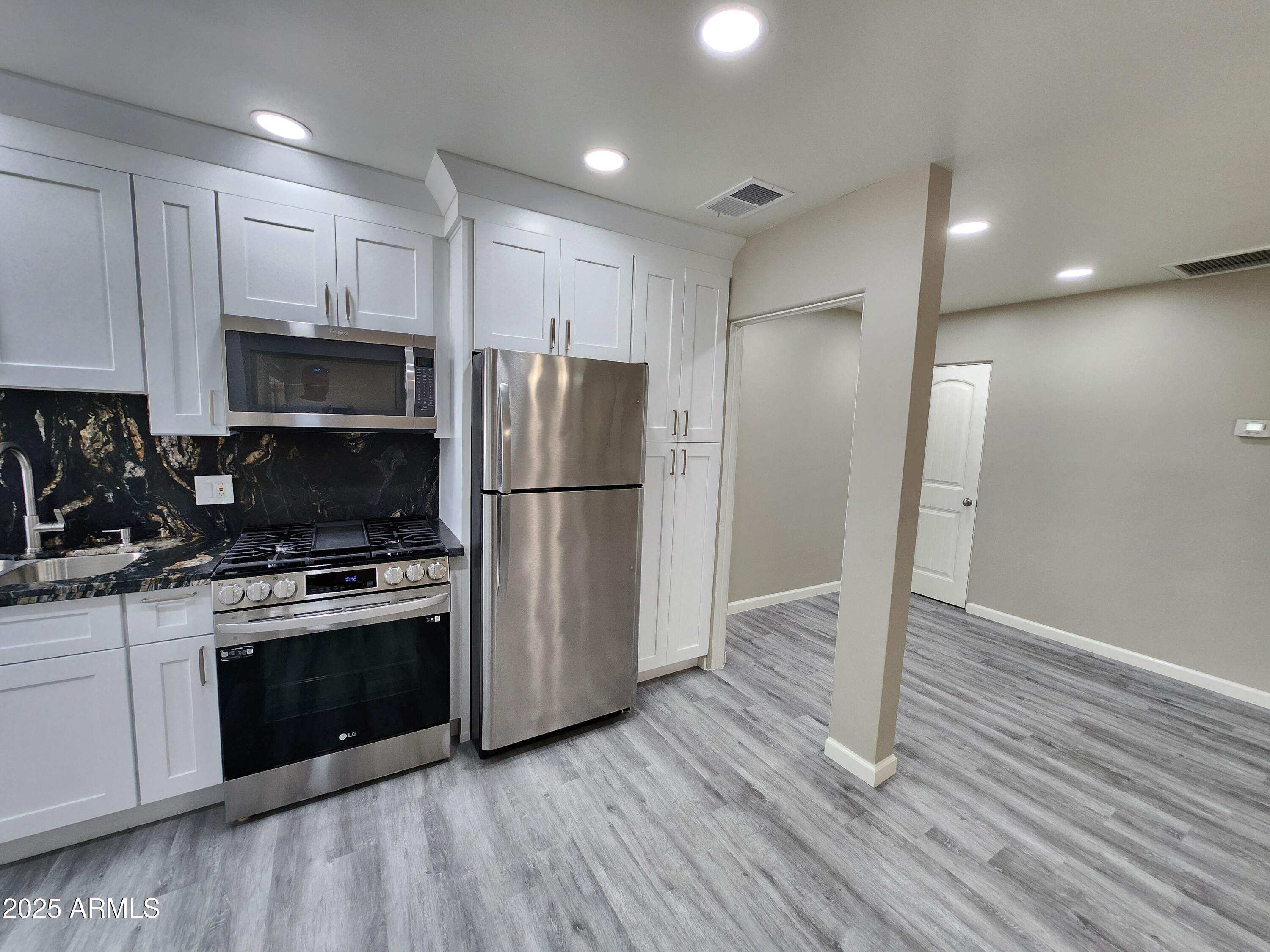 2945 N 19TH Avenue 78