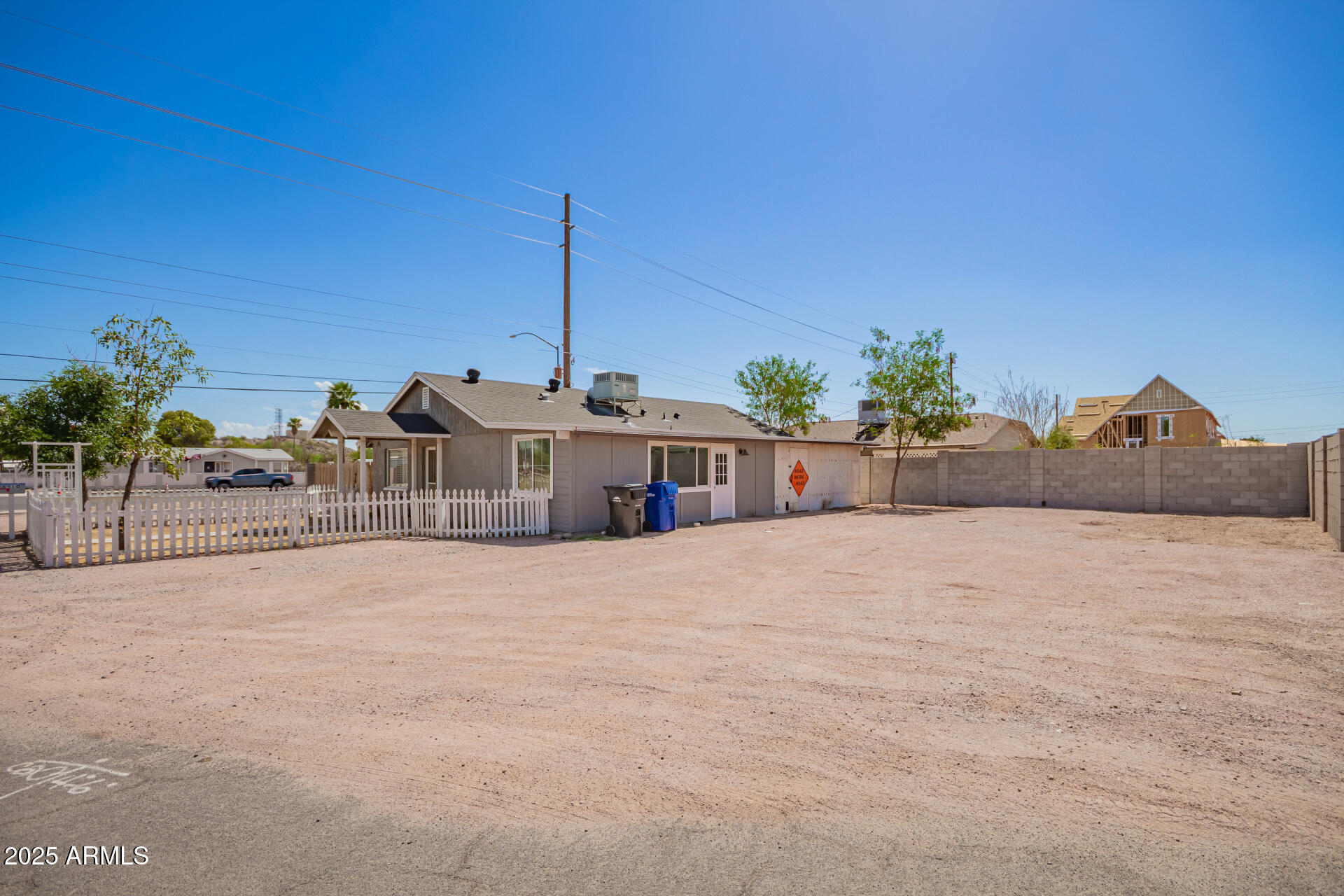 8310 E UNIVERSITY Drive
