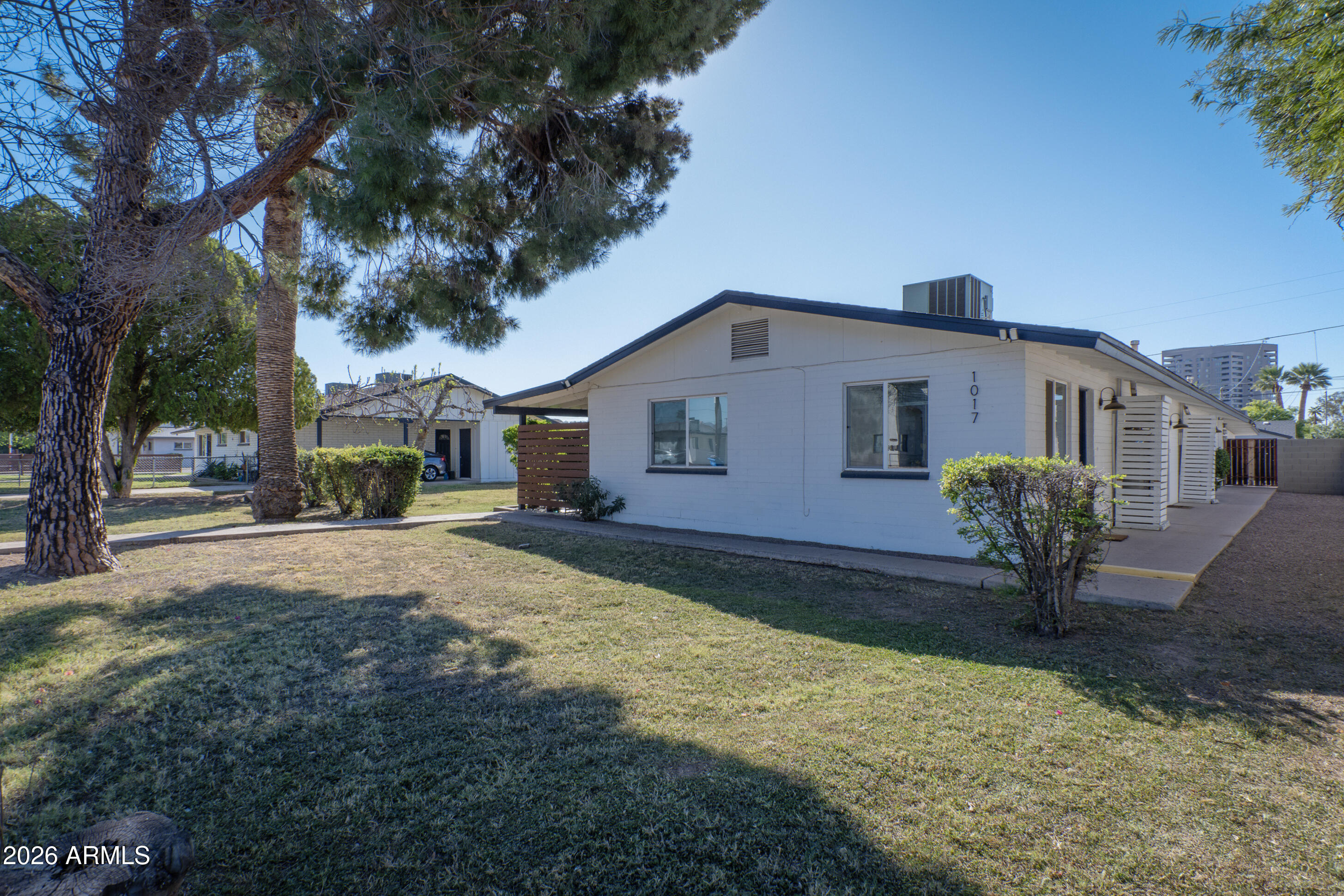 1021 E FAIRMOUNT Avenue