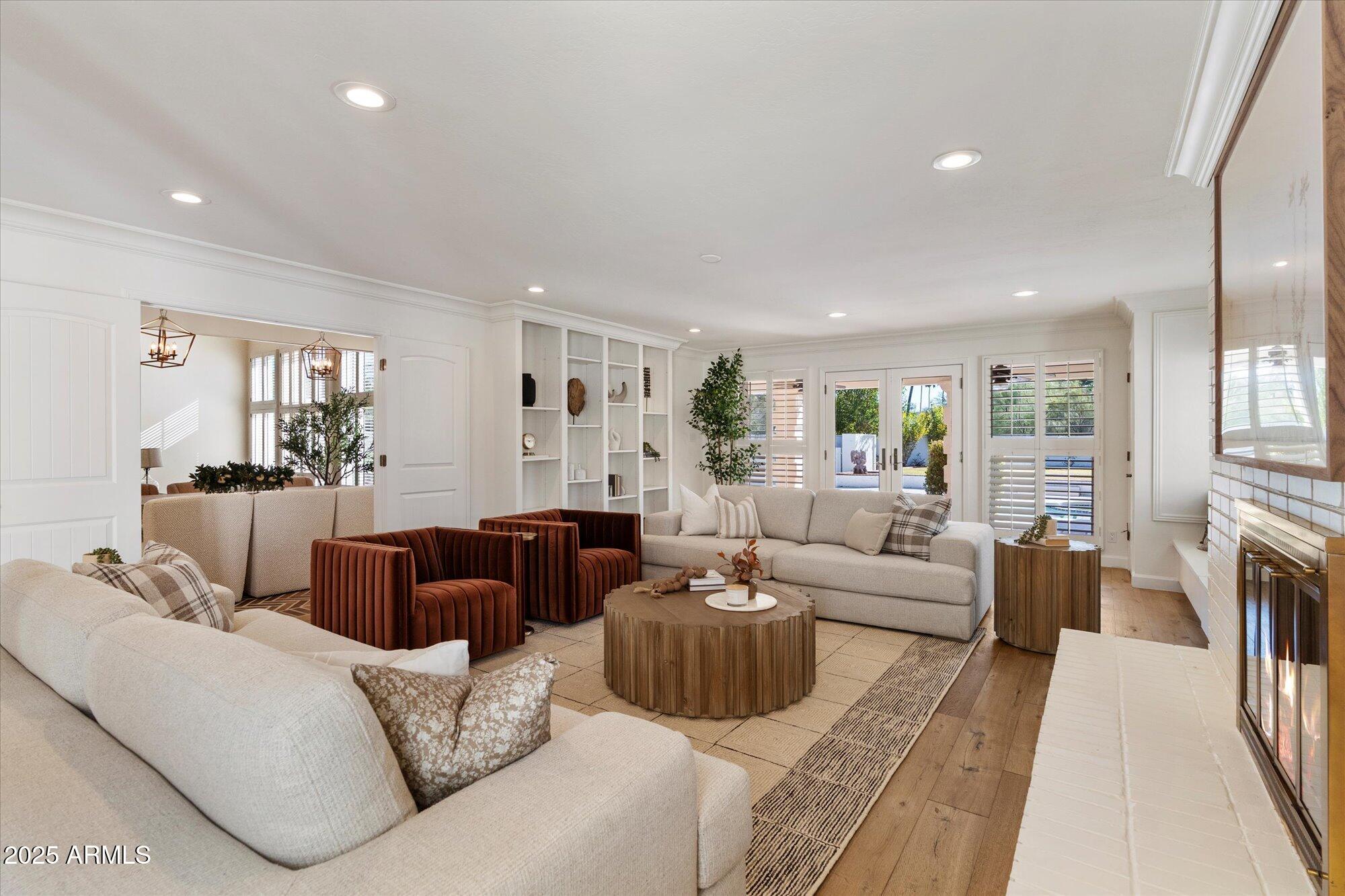 6533 E MAVERICK Road