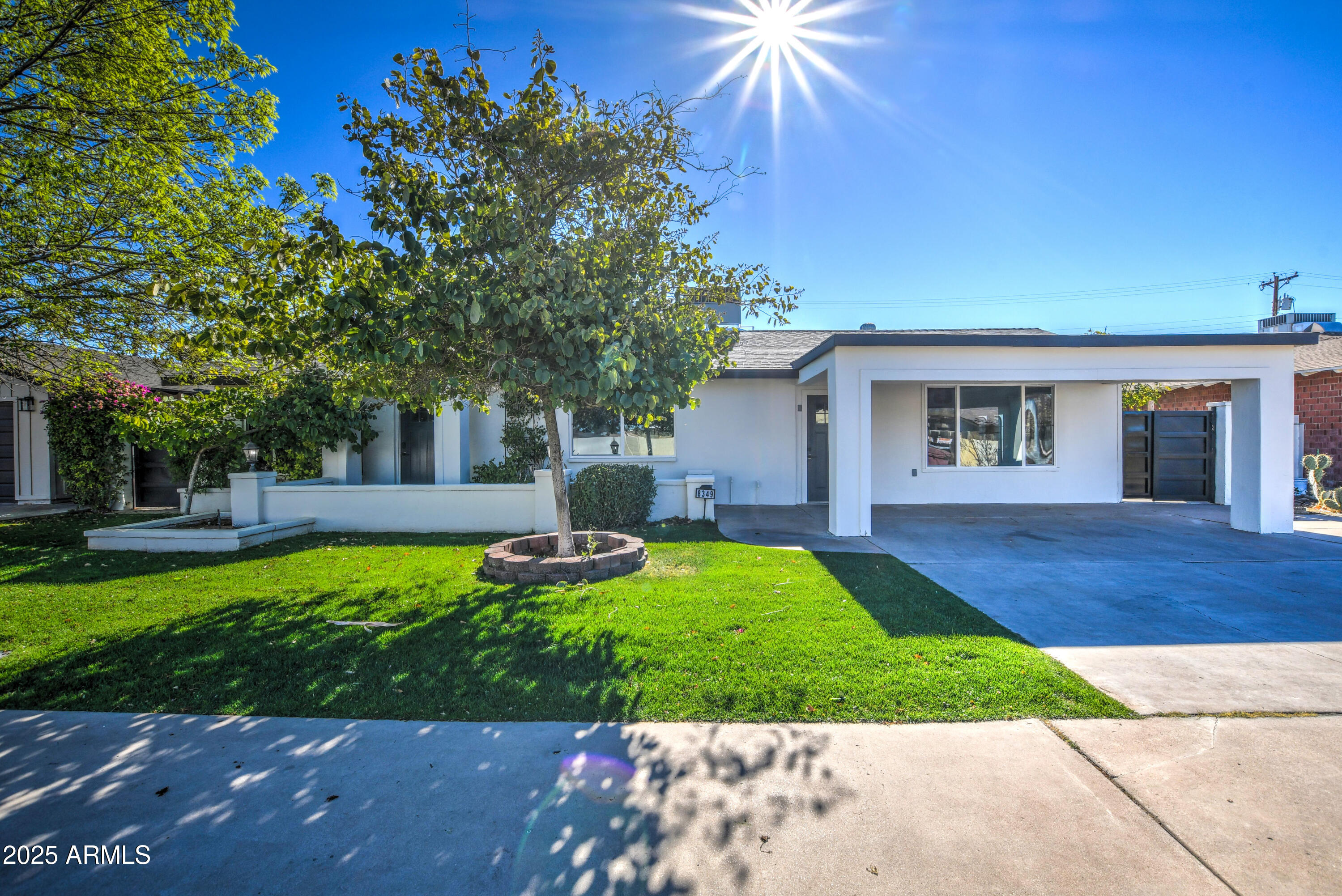 8349 E COLUMBUS Avenue