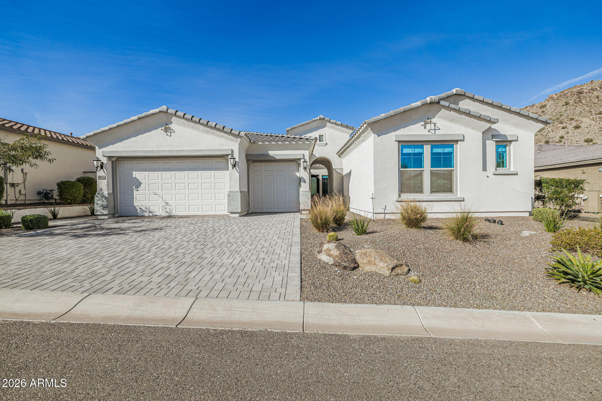 21388 W MARIPOSA Street