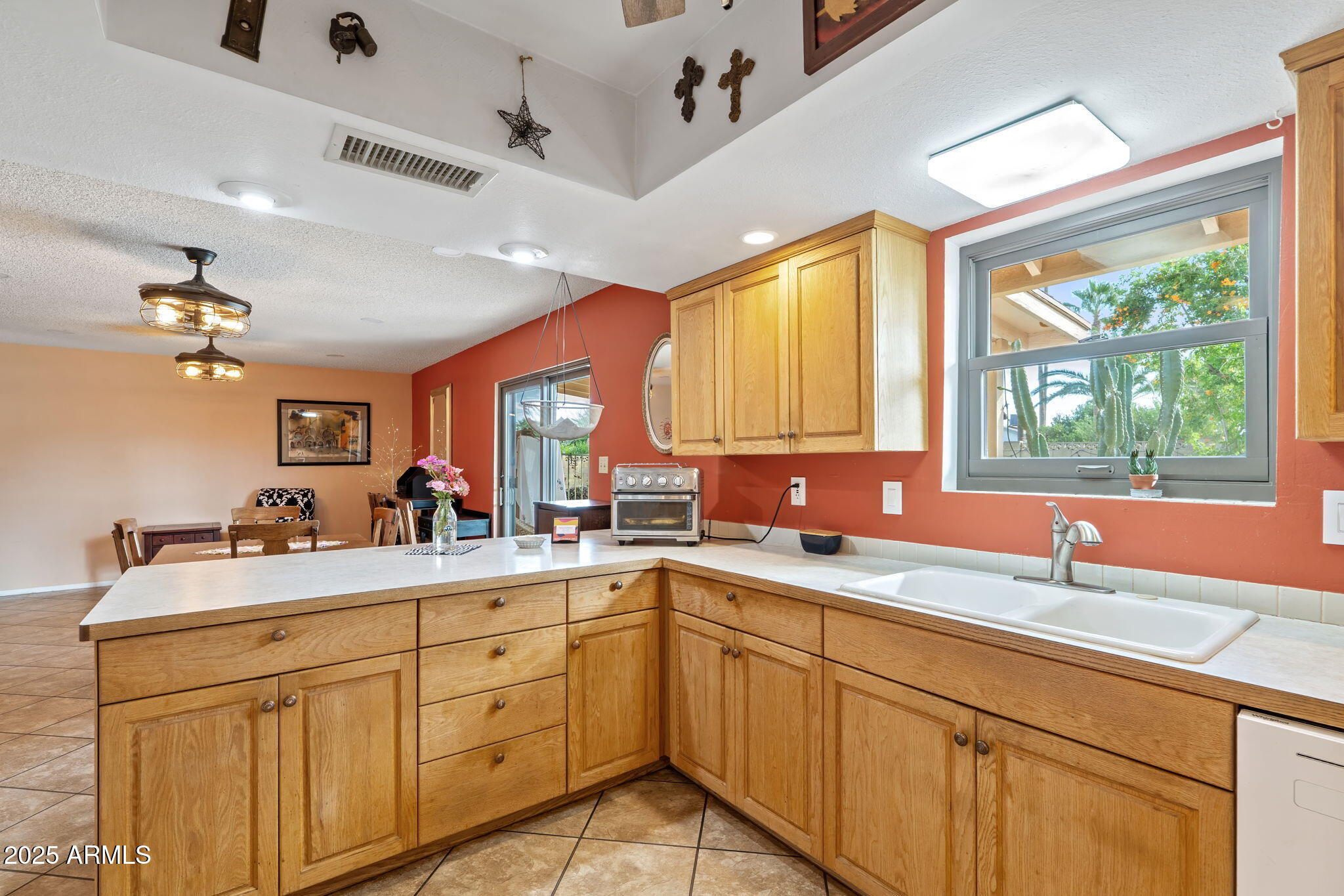 8611 E VISTA Drive