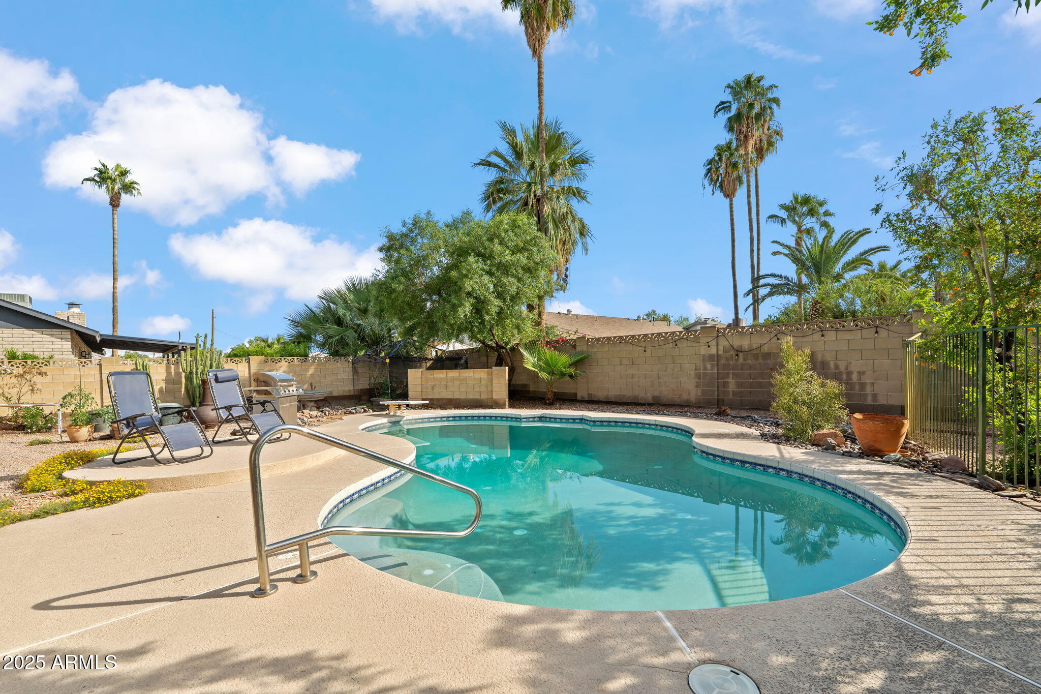 8611 E VISTA Drive