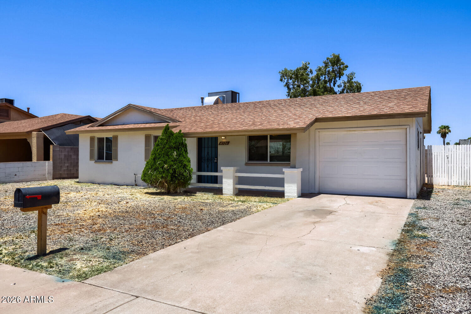 4526 E BURGESS Lane