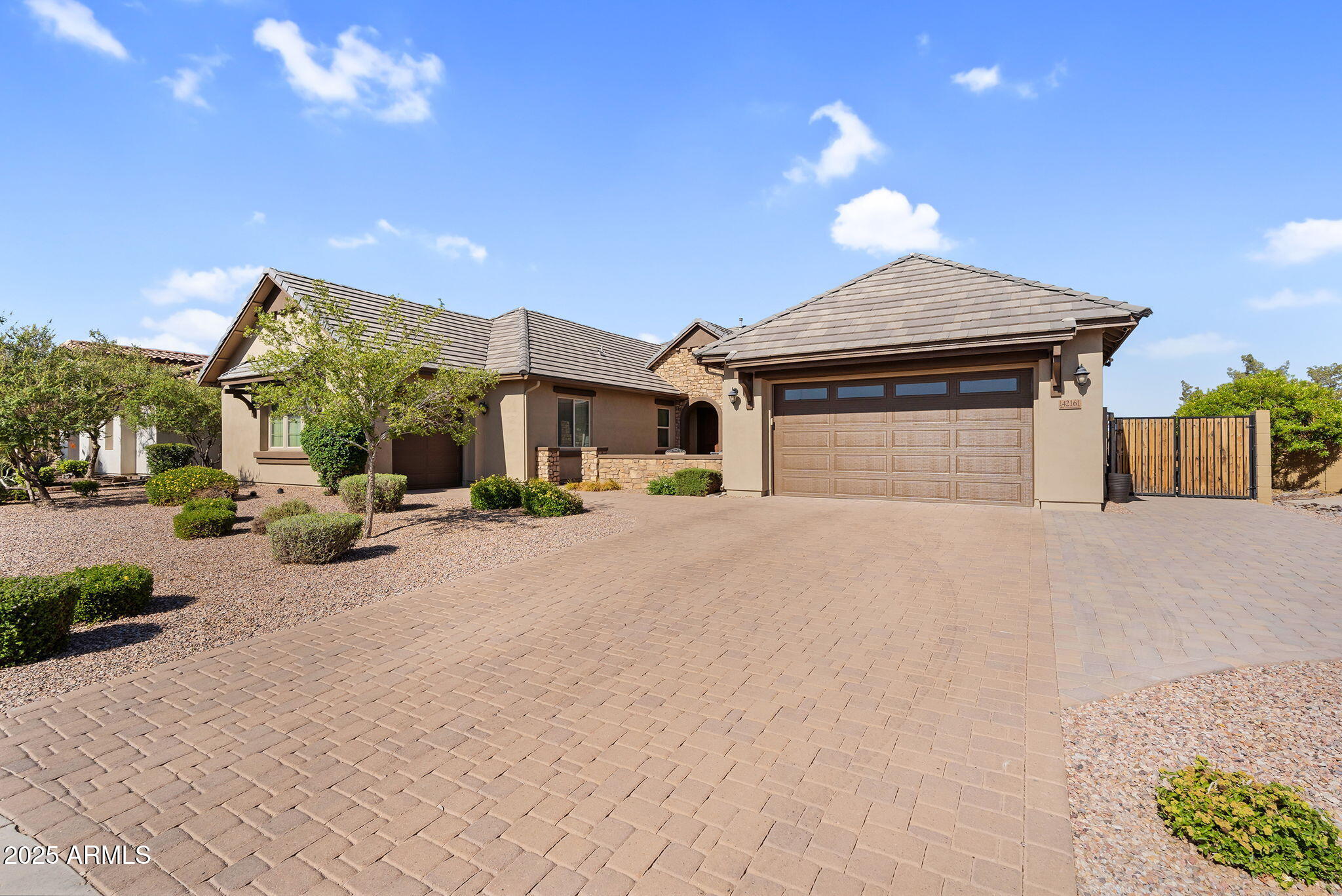 42161 N VIA CIENNA --