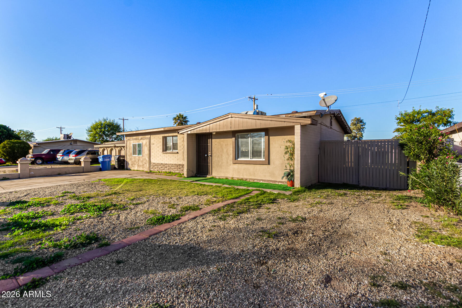 7518 W WHITTON Avenue