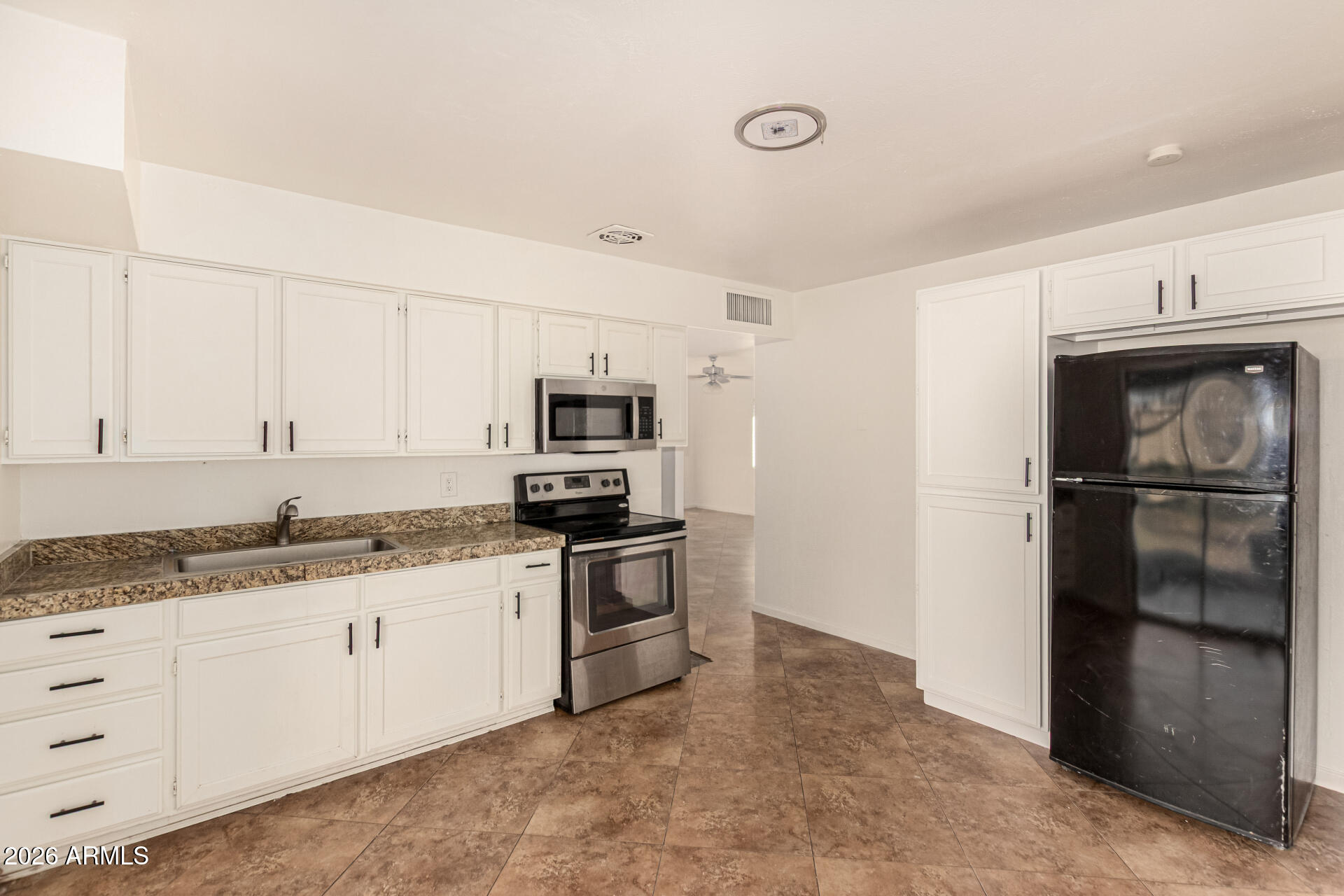 7518 W WHITTON Avenue