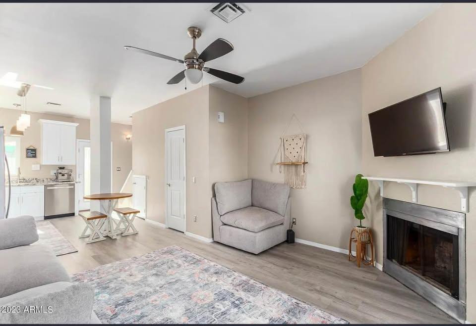 1600 N Saba Street 133