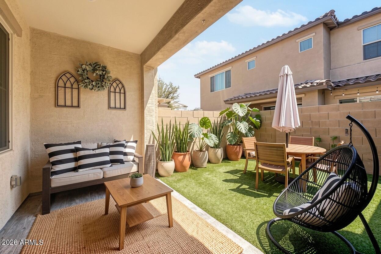 753 E ROJO Way 102